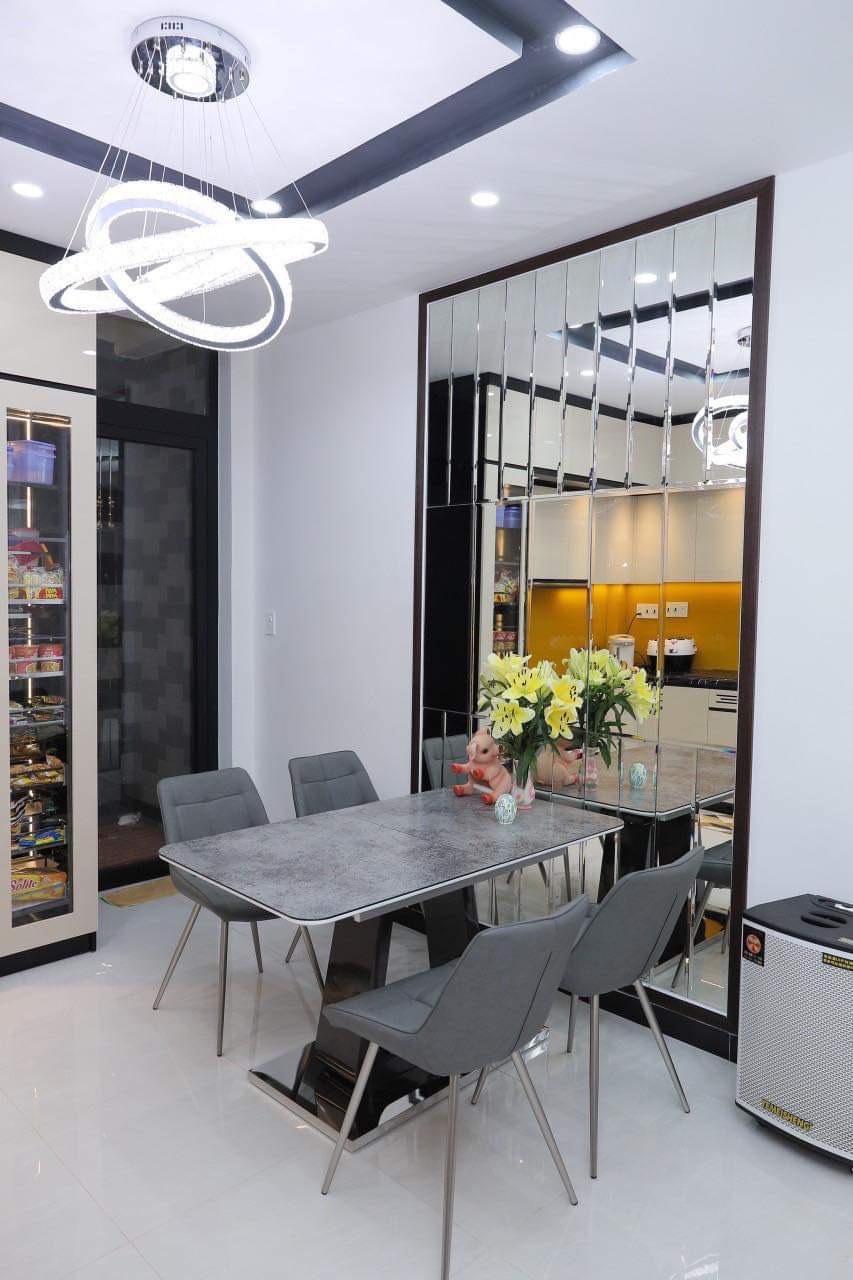 Cực đẹp, cực rẻ, xe hơi 7 chỗ, nội thất 5 sao 72m2, 3 tầng VIP