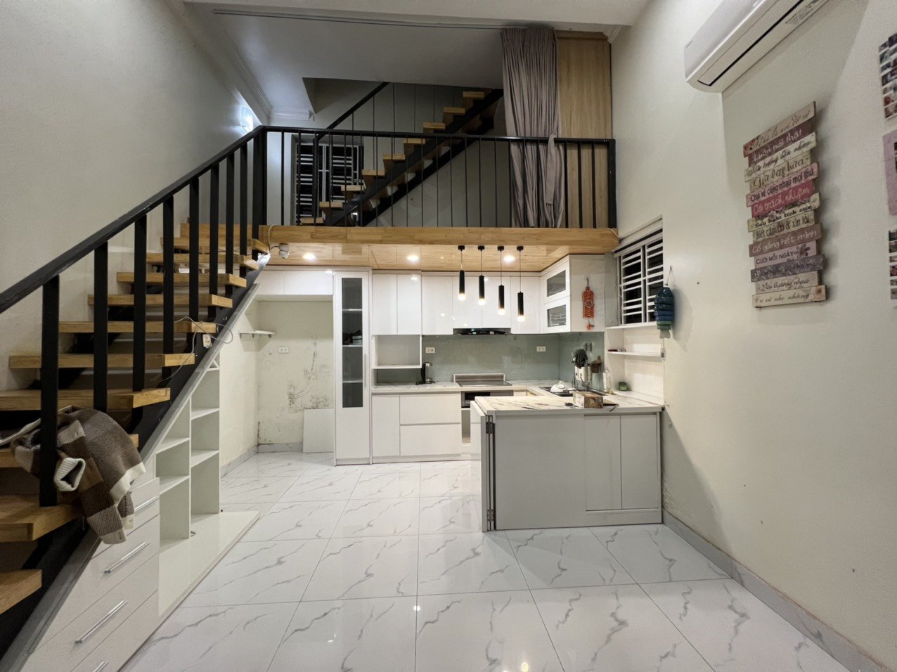 P2692 CHO THUÊ NHÀ NGÕ ĐINH TIÊN HOÀNG SẠCH SẼ