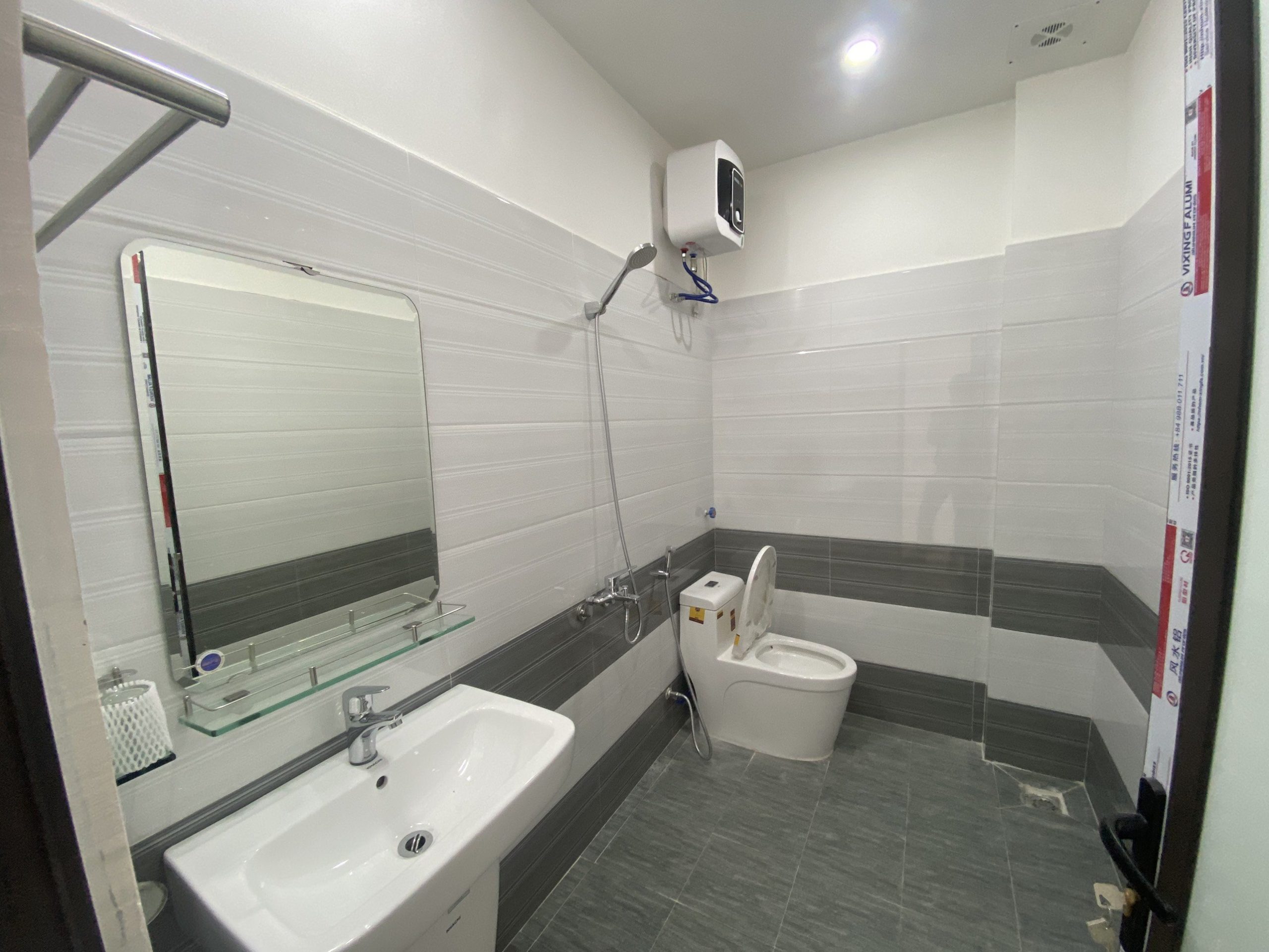 P2774 cho thuê nhà trong ngõ Hùng Vương : 52m2 - 3 tầng - 3 ngủ - k đồ - nhà mới xây - 5tr ( 3 cọc 1)