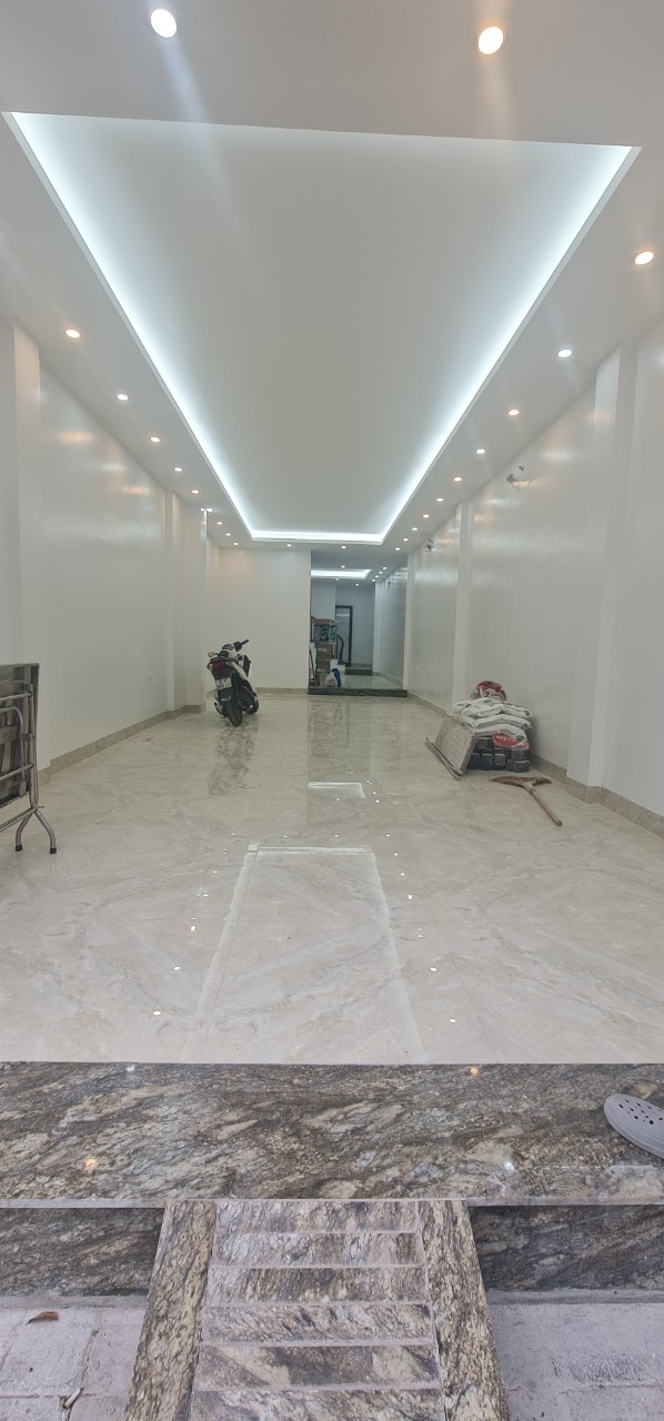 Cho thuê Tòa Nhà Văn Phú, Hà Đông 90m2 x 5 tầng, xây mới, thang máy, đẹp, xịn, mịn