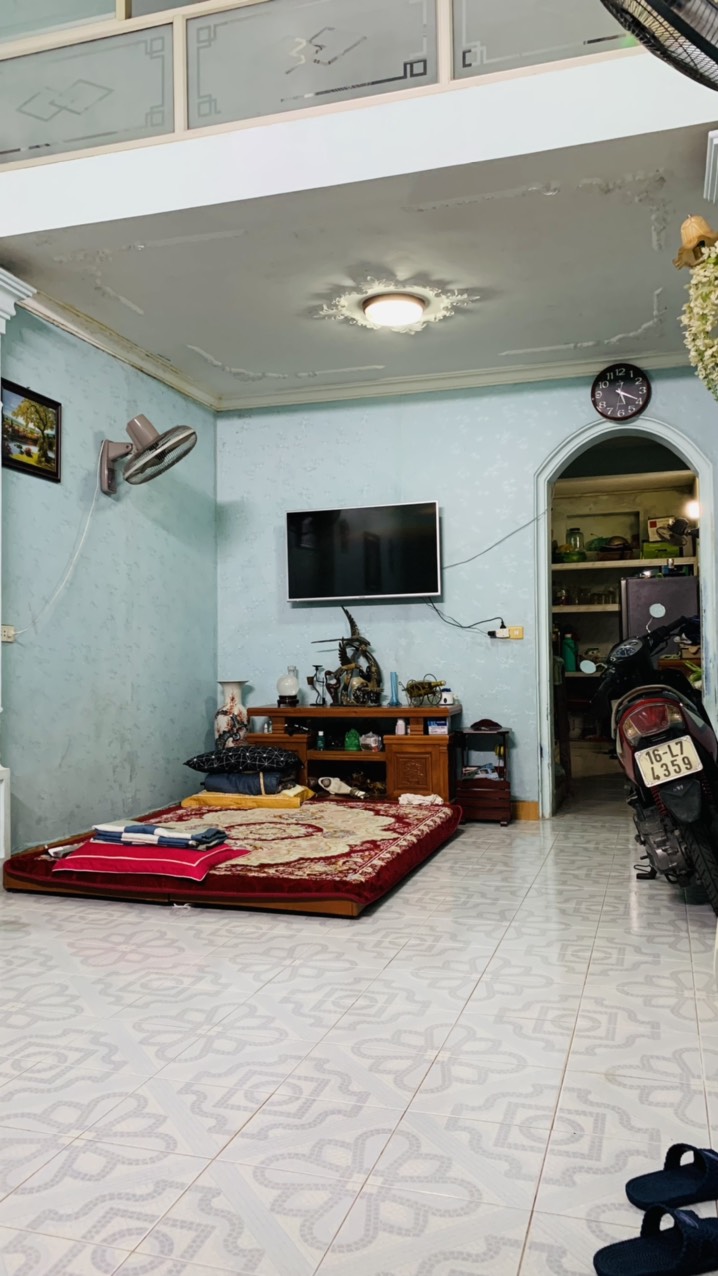 Bán nhà ngõ Lửa Hồng (143 Tôn Đức Thắng) - 35m2 - 2,5 tầng - Đông Nam - ô tô cách nhà 30m