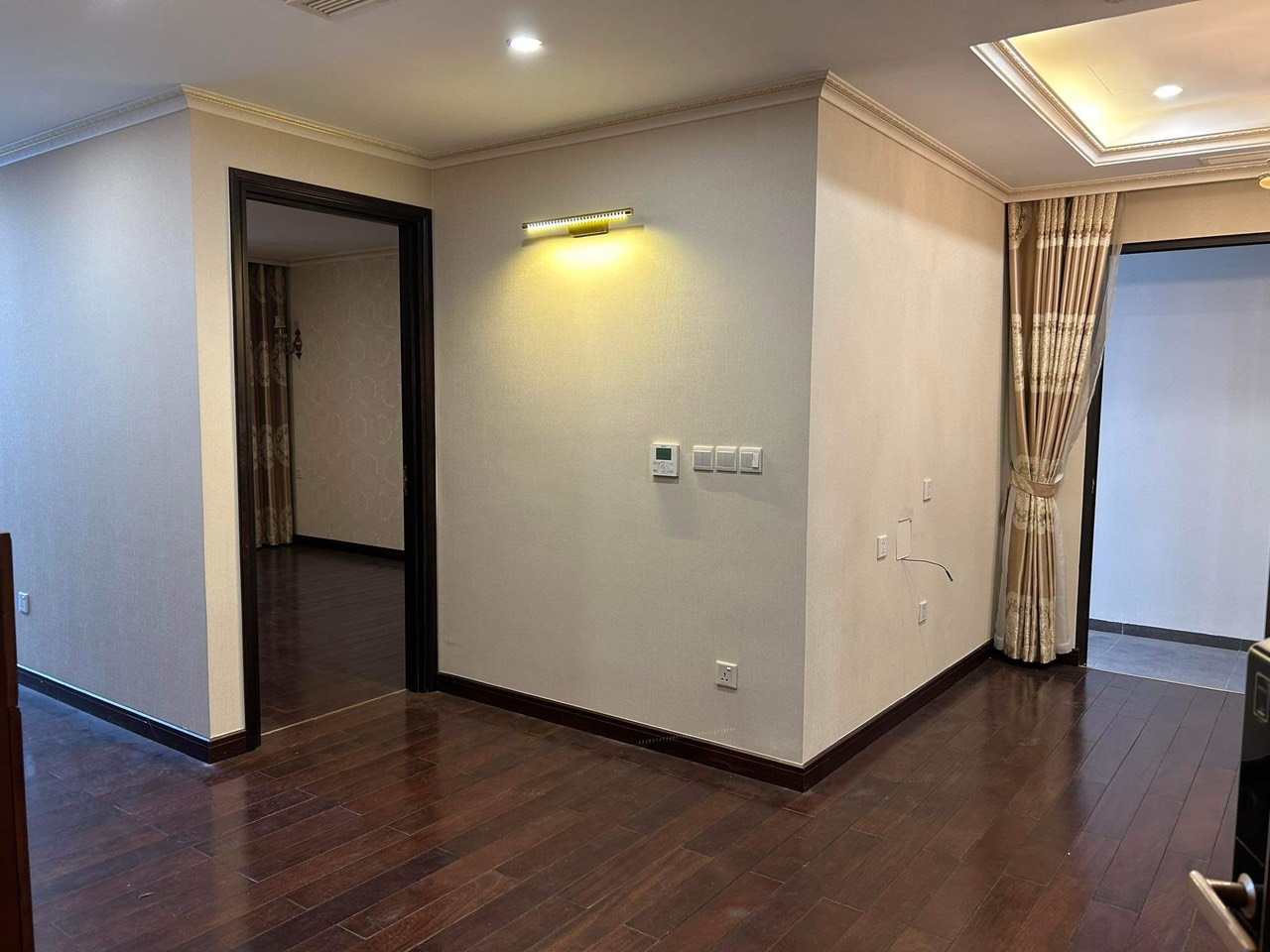 Cho thuê căn hộ cao cấp HC Golden, Bồ Đề, Long Biên. 72m2, chỉ 12.5 triệu/ tháng.