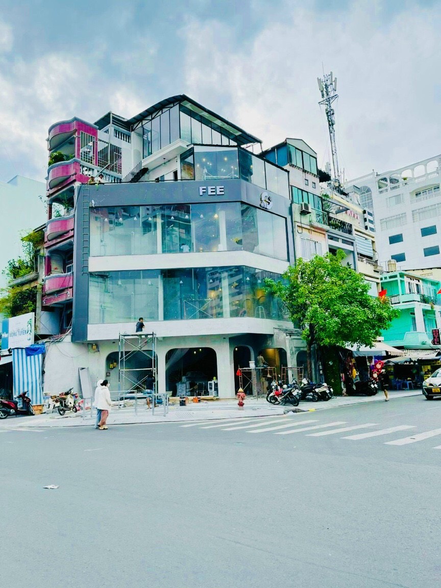 Góc 2MT Cô Giang - Nguyễn Khắc Nhu, P. Cô Giang, Q1