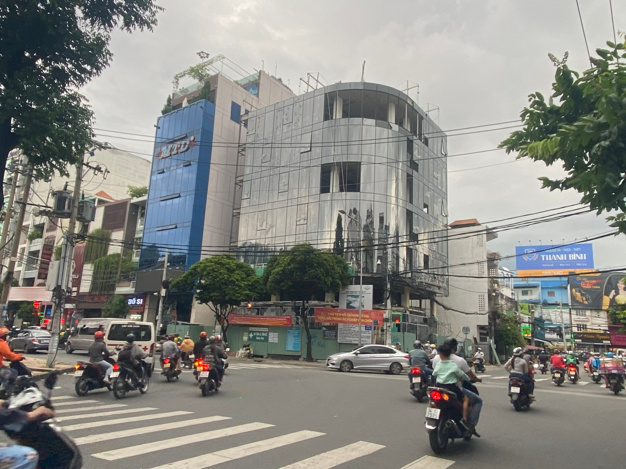 GÓC 2MT 20x19m trung tâm Quận Tân Bình SIÊU ĐẸP