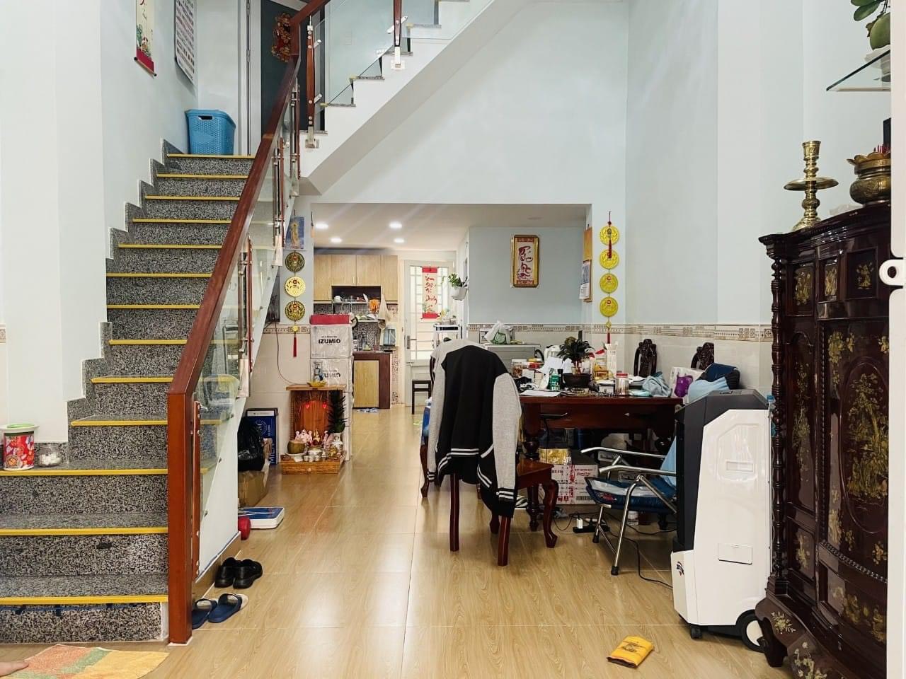 BÁN NHÀ 3 BƯỚC RA HXH ĐUA, GẦN CẦU LÊ VĂN SỸ, Q3, 3 TẦNG ĐÚC THẬT, NỞ HẬU, 46M2, 7.8 TỶ