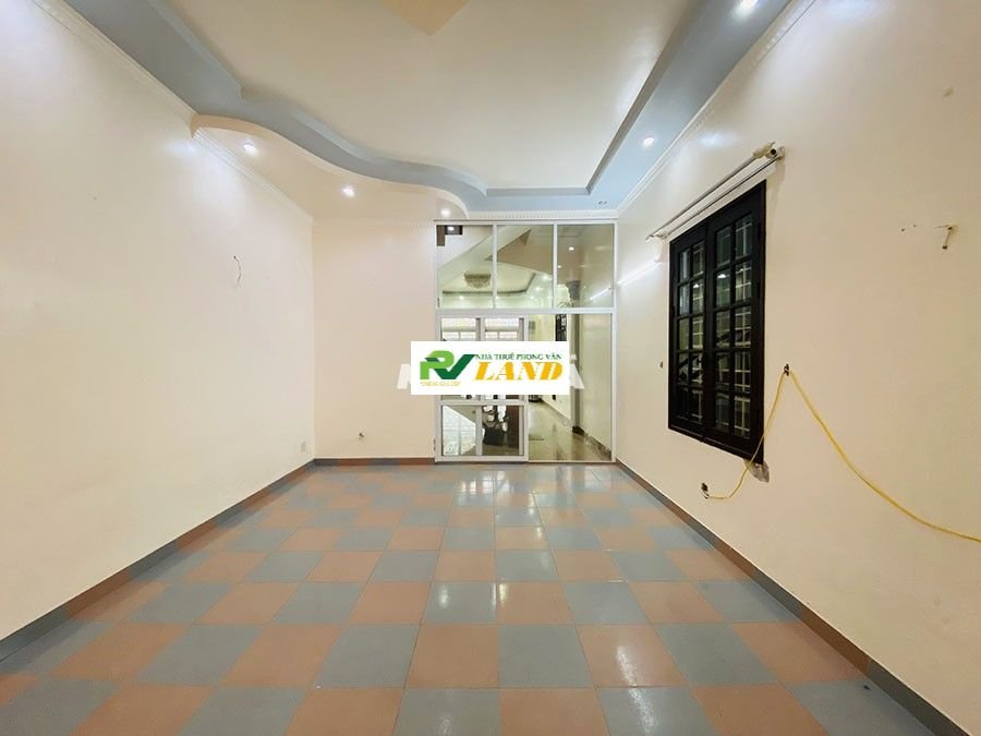 P2661 cho thuê tầng 1 mặt đường Lê Văn Thuyết đăng lại : 90m2, có wc, chung chủ có lối đi riêng, hướng ĐN, giá 11tr, 3 cọc 1, ưu tiên cho dạy học.