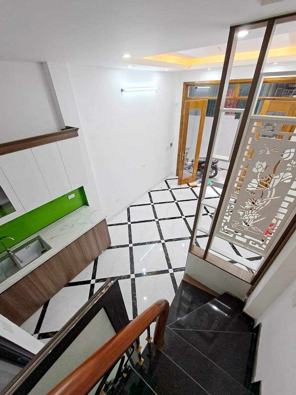 BÁN NHÀ TRƯỜNG CHINH: MỚI- XỊN- ĐẸP, LAN CAN, THOÁNG SÁNG- NGÕ THÔNG- NHỈNH 100TR/M2 X32