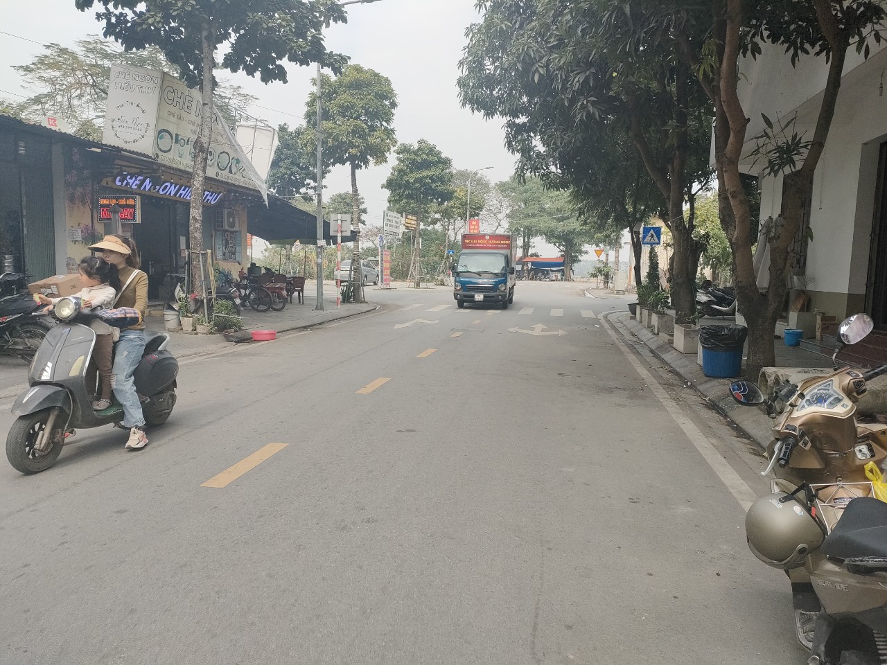 SIÊU PHẨM ĐÔ THỊ ĐƯỜNG 3 Ô TÔ PHÓNG VỈA HÈ ĐÁ BÓNG KINH DOANH BUÔN BÁN ĐỈNH