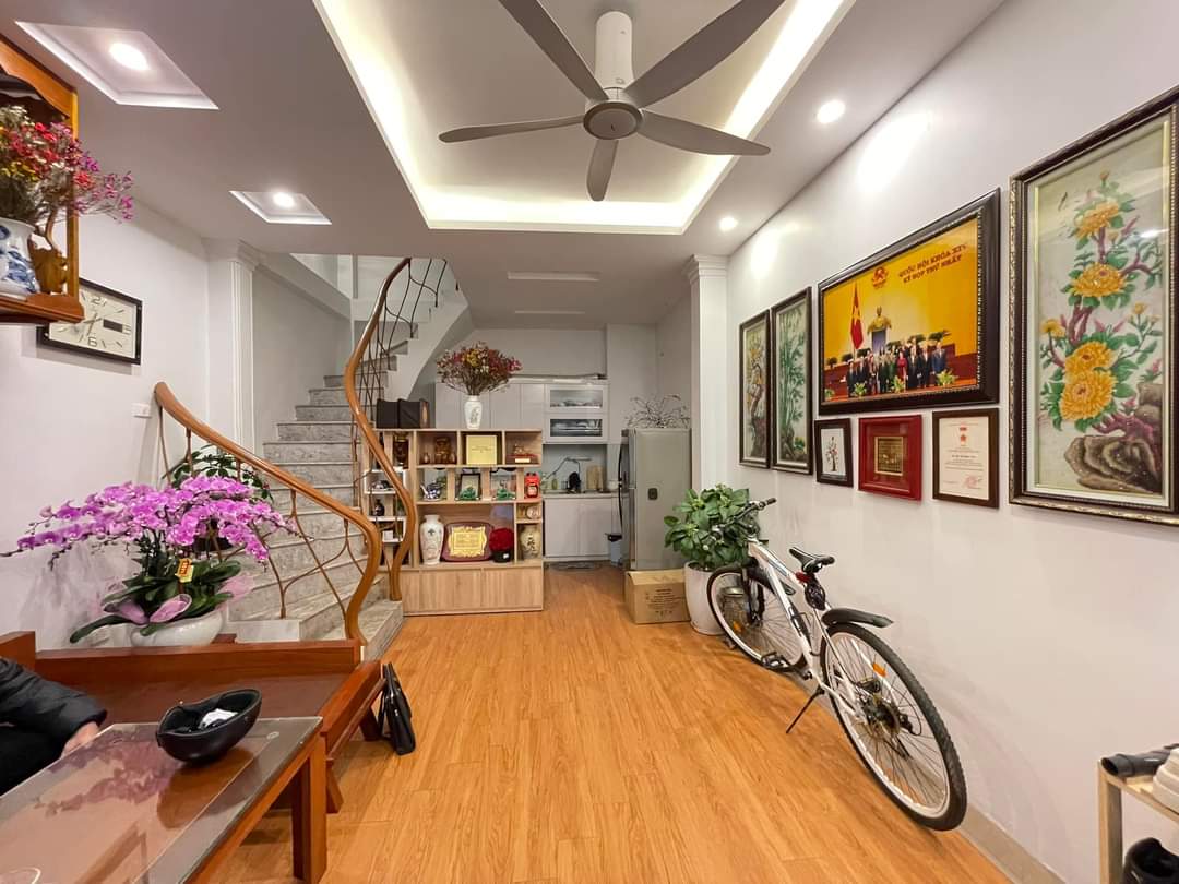 Tôi bán nhà khung 5 tầng Liễu Giai ô tô đỗ cửa