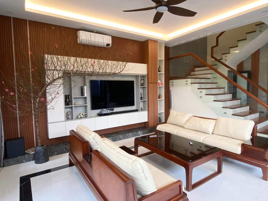 Cần bán nhà 5 tầng mới đẹp Bồ Đề,ô tô, 62m,mt4, nhỉnh 8 tỷ.