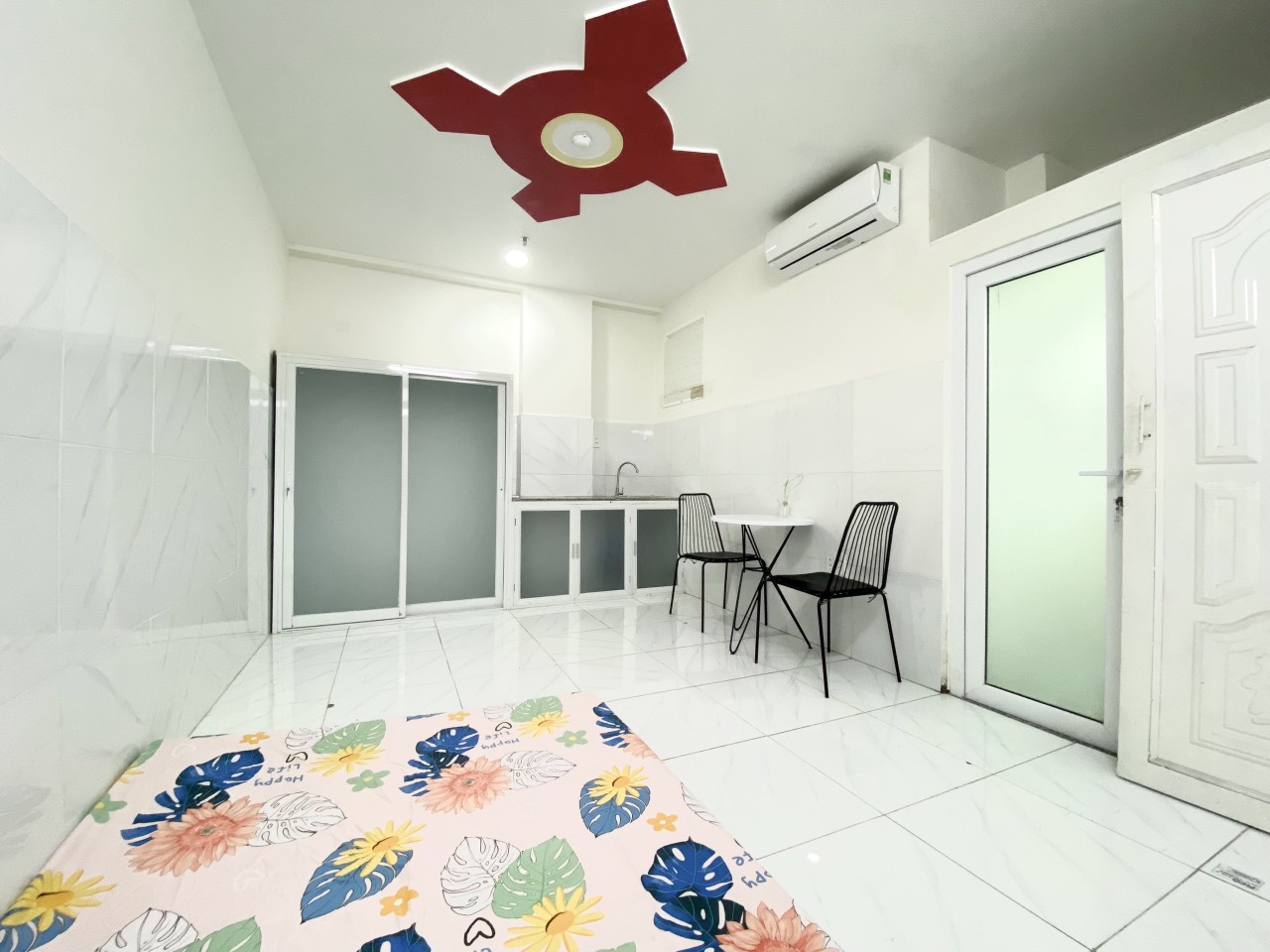 Chính chủ cho thuê căn hộ dịch vụ gần công viên làng hoa, gần chợ Hạnh Thông Tây. GIÁ 3,5TR