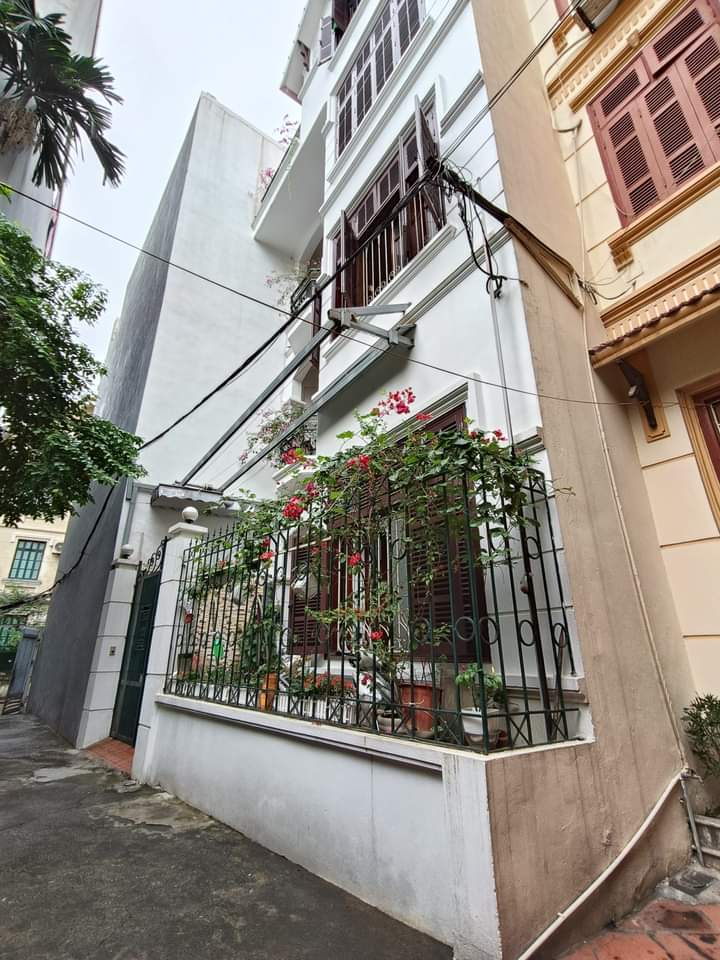 Bán gấp Biệt Thự-Âu Cơ Tây Hồ 130m2 15,9 tỷ có thương lượng