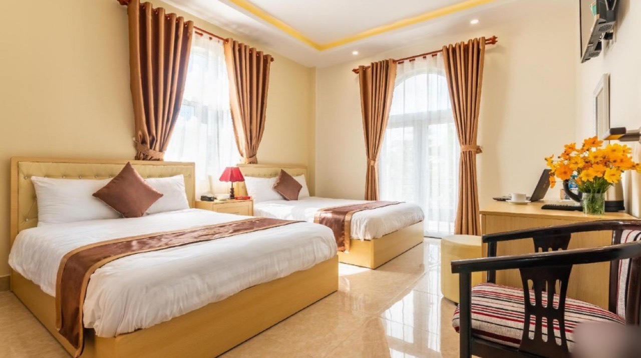 Bán Khách Sạn 6Tầng Khu Sân Bay Tân Bình150m2, Ngang8m, HSuất 200 Tr/Th