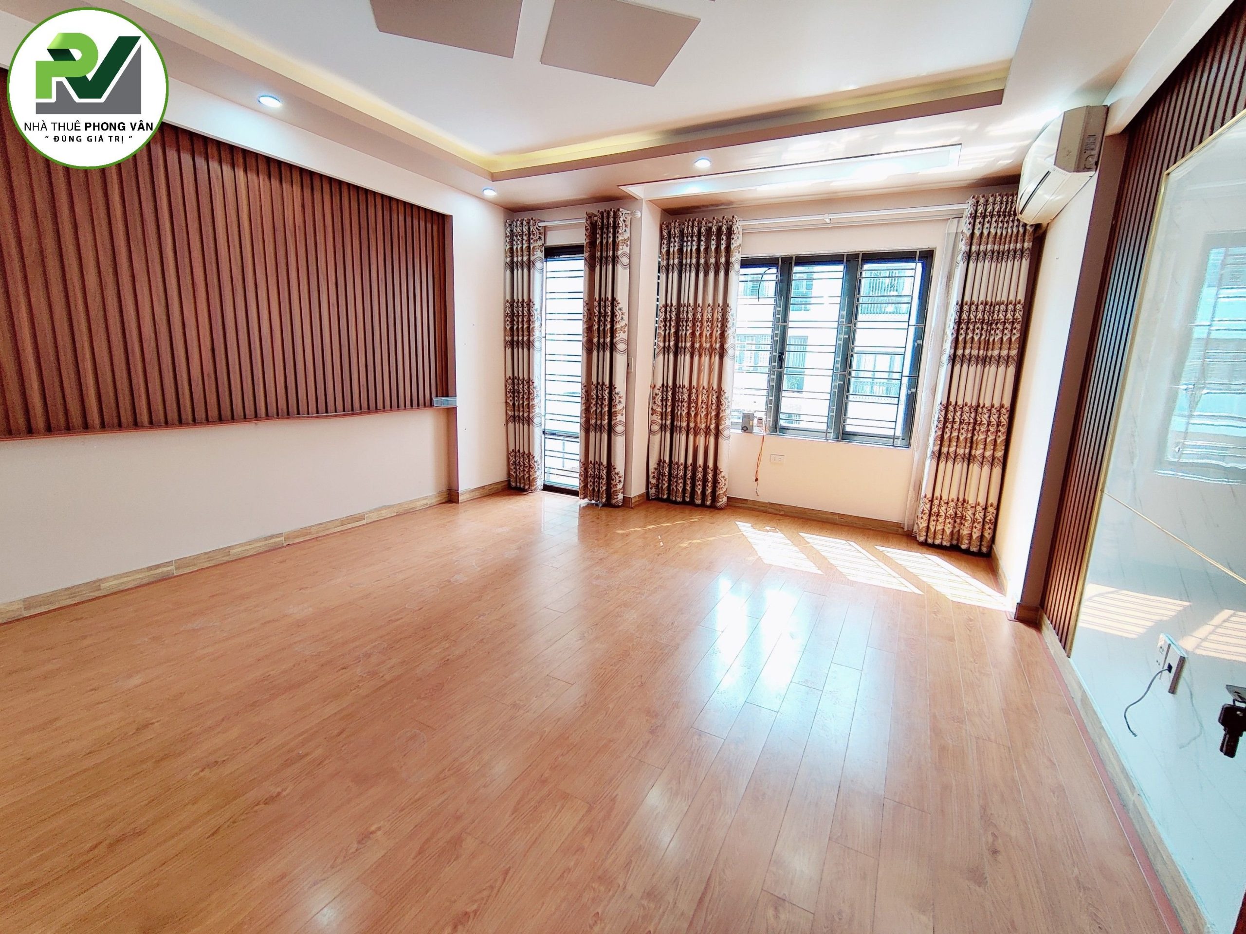 P1892 Nhà Đặng Mã La - Quán Nam : 90m2 - 4 tầng - 4 ngủ - 3wc - k đồ ( có 3 điều hòa, 2 nóng lạnh) - oto đỗ cửa - hướng Đông Nam - Phù hợp: Hộ gia đình, kinh doanh