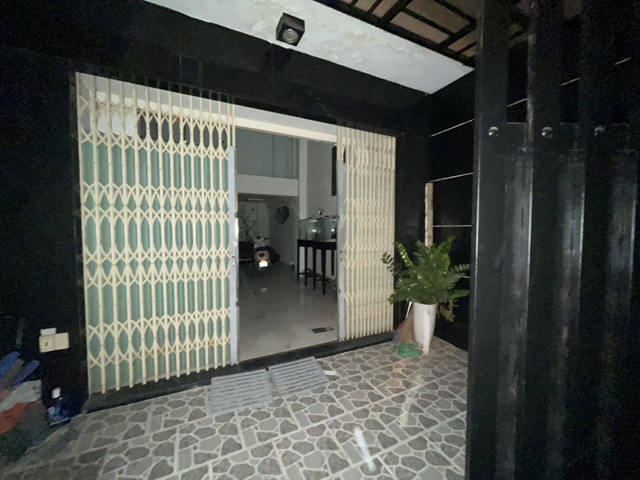 CHO THUÊ MẶT BẰNG TẦNG TRỆT +TẦNG LỬNG HẺM XE TẢI ĐƯỜNG NƠ TRANG LONG, PHƯỜNG 7