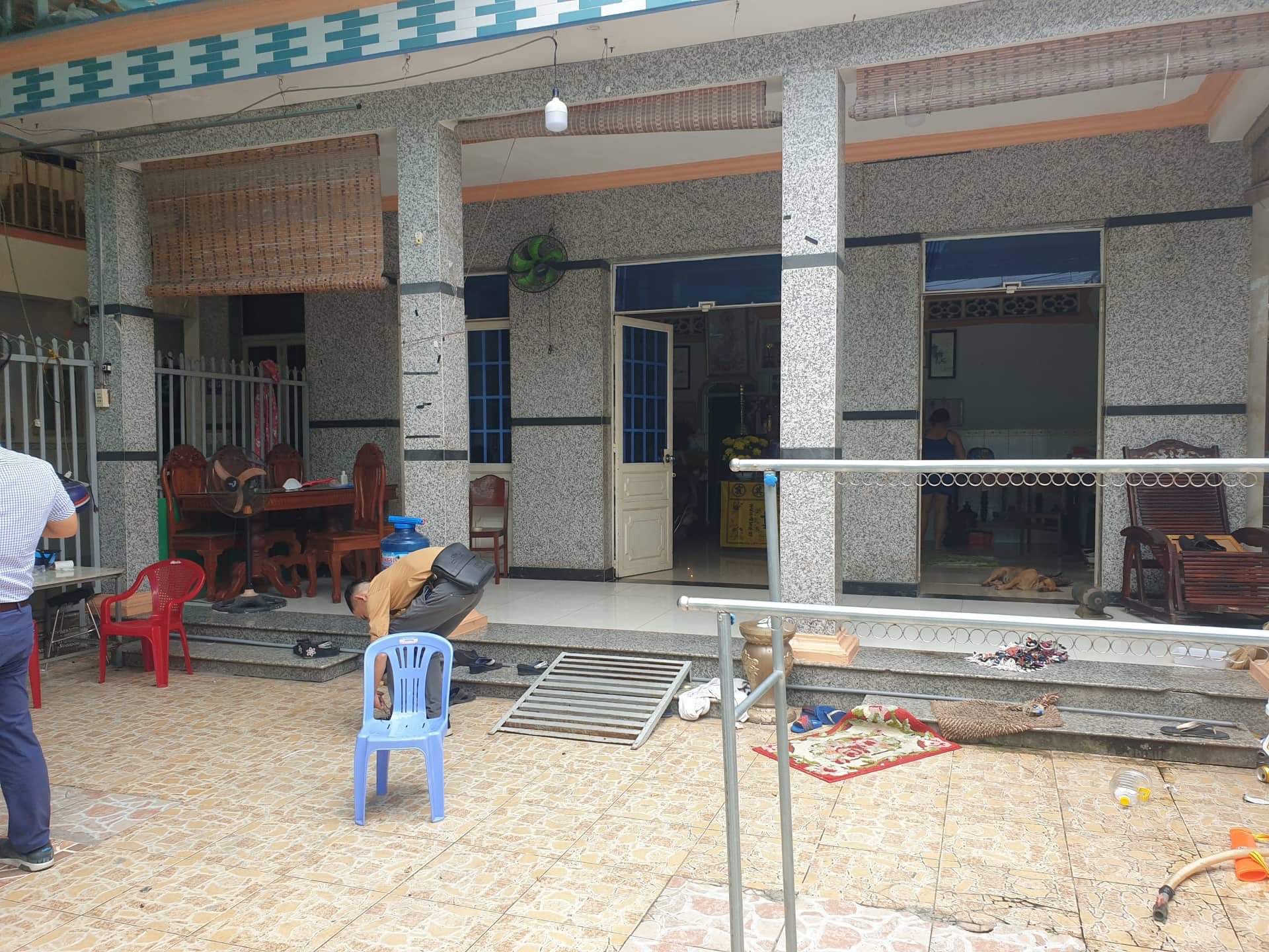 GIA ĐÌNH gấp bán mặt tiền NB Lê Trọng Tấn, 159m2 8x19, vuông vắn đẹp thật rẻ.