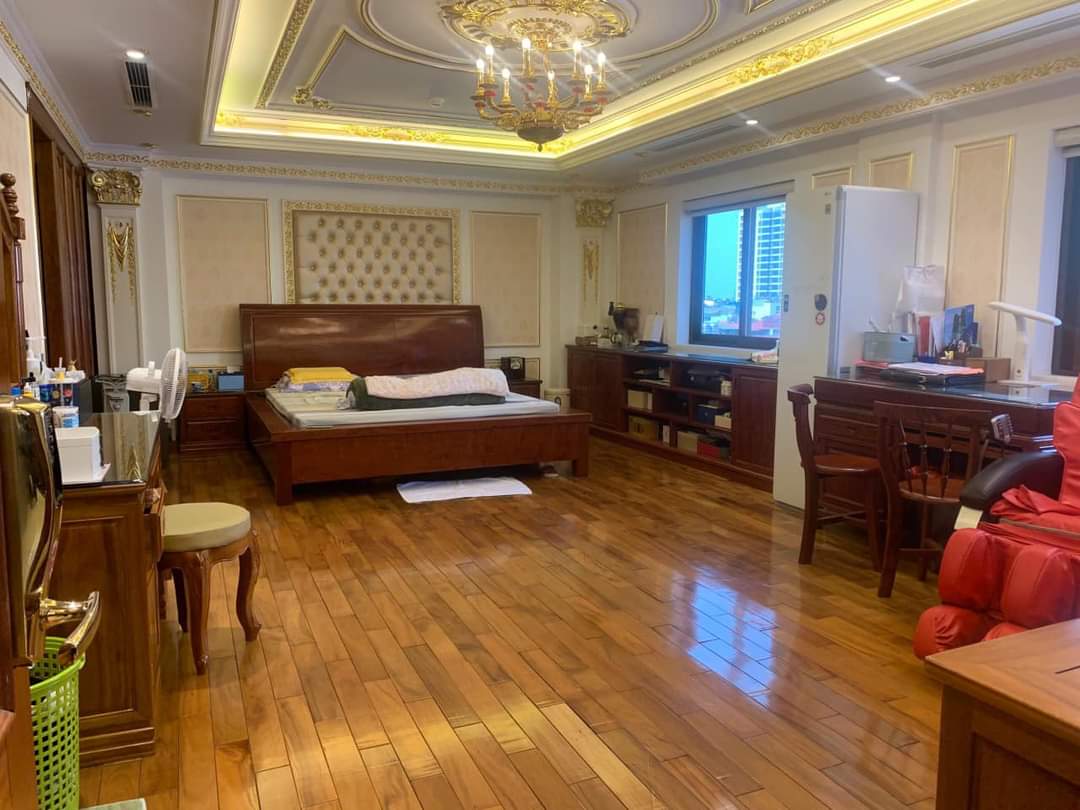 HÀNG HIẾM PHỐ HOÀNG CẦU DT76m2 THANG MÁY,VỈA HÈ- KINH DOANH