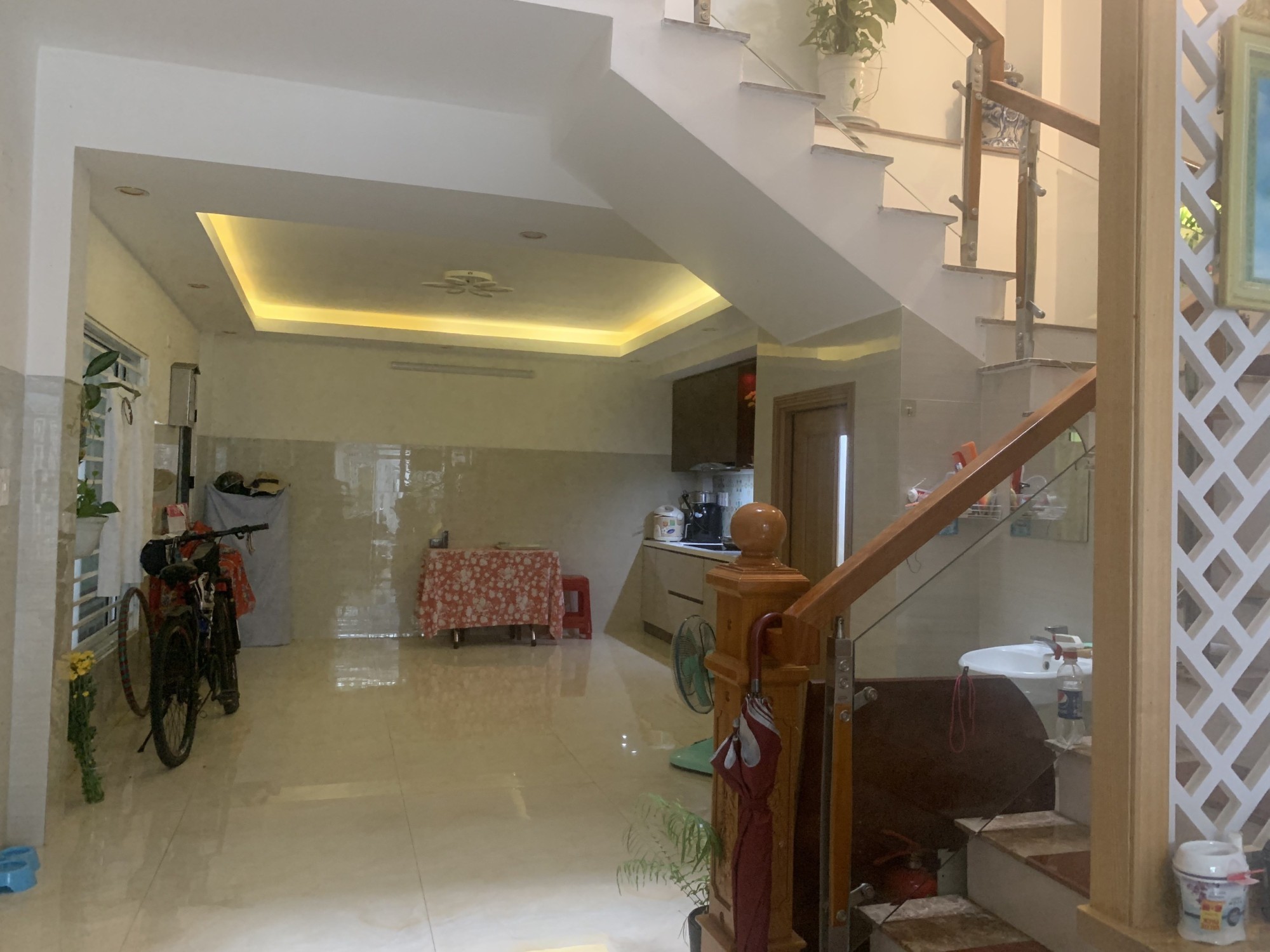 Bán nhà đường Hoàng Diệu, Hải Châu, 3 tầng, 62 m2, Ô tô đỗ, gần Cầu Rồng. Chỉ 5,15 tỷ.