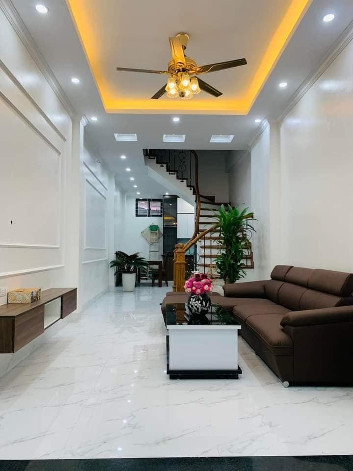 Cho thuê căn hộ SHP 61m2, 2 phòng ngủ, 2VS, tầng cao thoáng mát, giá rẻ