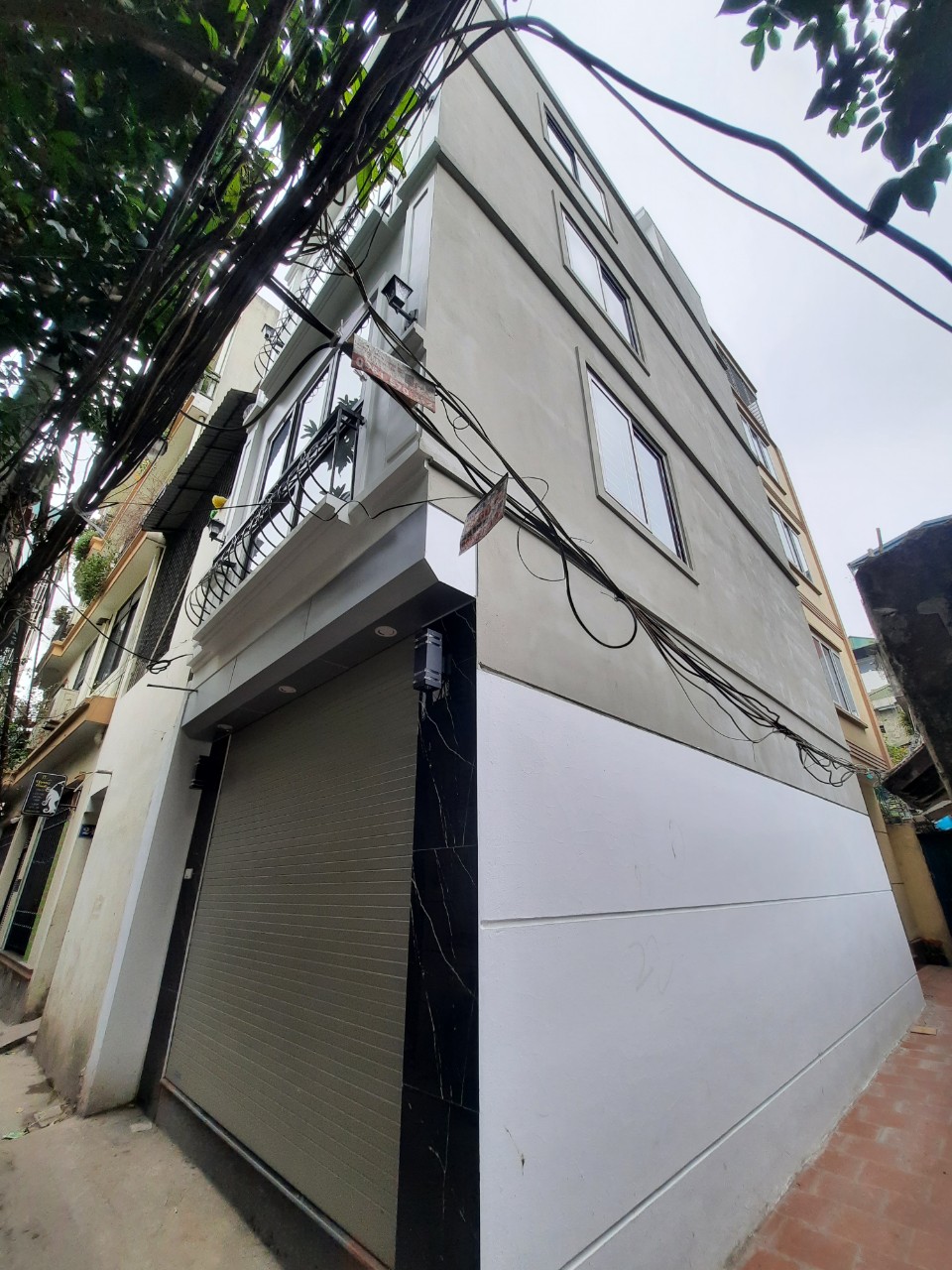 Bán nhà mới xây dựng, ngõ 169 Hoàng Mai, ngõ thông, 35m2 5 tầng, lô góc 2 thoáng, 4,2 tỷ