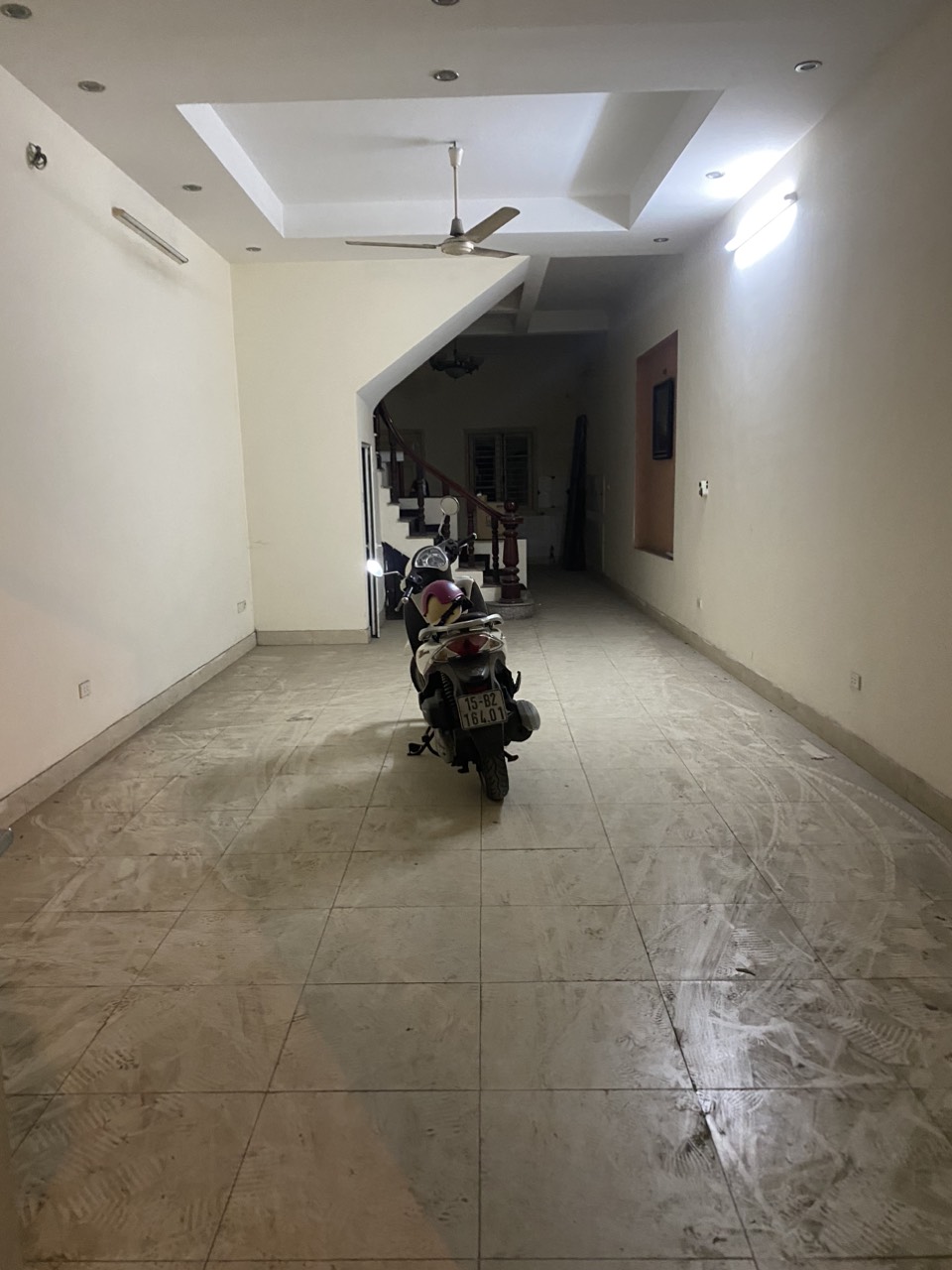 Cho thuê nhà mặt tiền kinh doanh Phố Vĩnh Phúc, Ba Đình. Vừa ở vừa kinh doanh. Chỉ 30tr