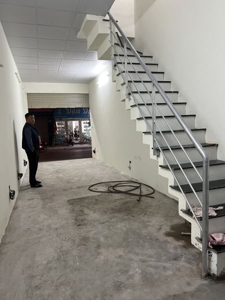 Cho thuê nhà mặt Phố Thụy Khuê. Nhà 2 mặt phố Kinh doanh bất chấp mọi loại hình. Chỉ 18tr