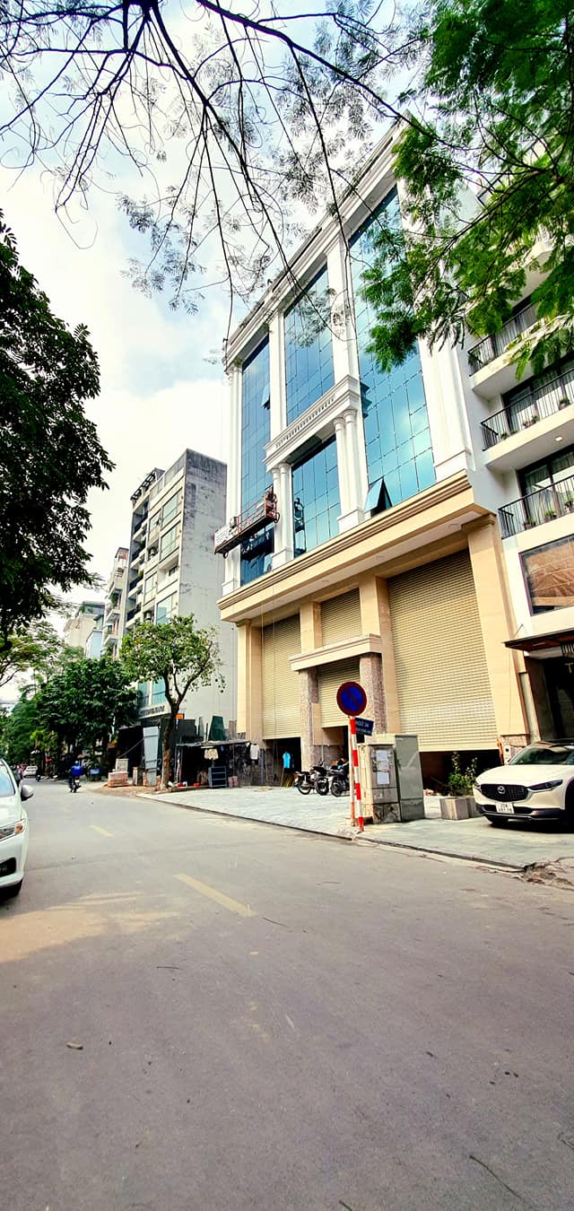 Đất mặt phố Dịch Vọng Hậu 140m2 mặt tiền 12m giá 60 tỷ xây building sang trọng mua ngay