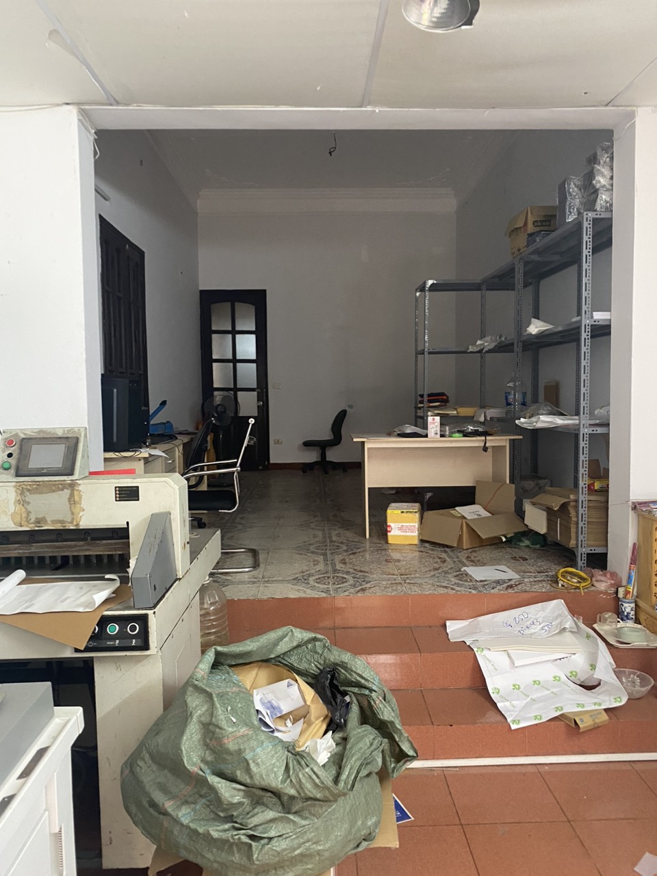 Cho thuê mặt bằng kinh doanh Phố Đốc Ngữ, Liễu Giai, Ba Đình. Dt 50m2 kinh doanh cực đỉnh. Chỉ 12tr