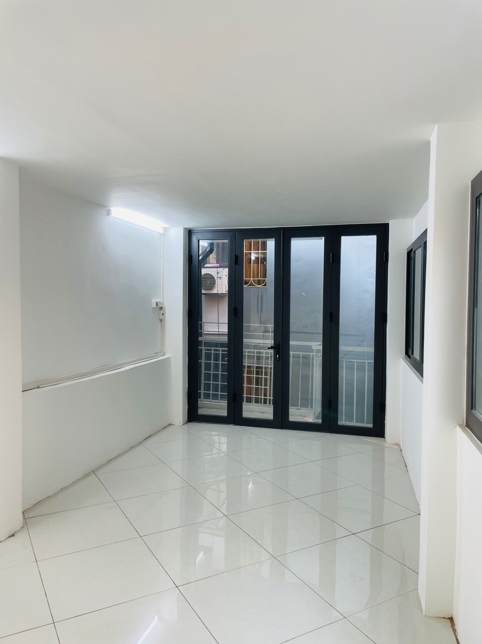 Bán nhà Phố Trương Định, DT 20m, 3Tầng, MT 4 m, giá 1,85 tỷ