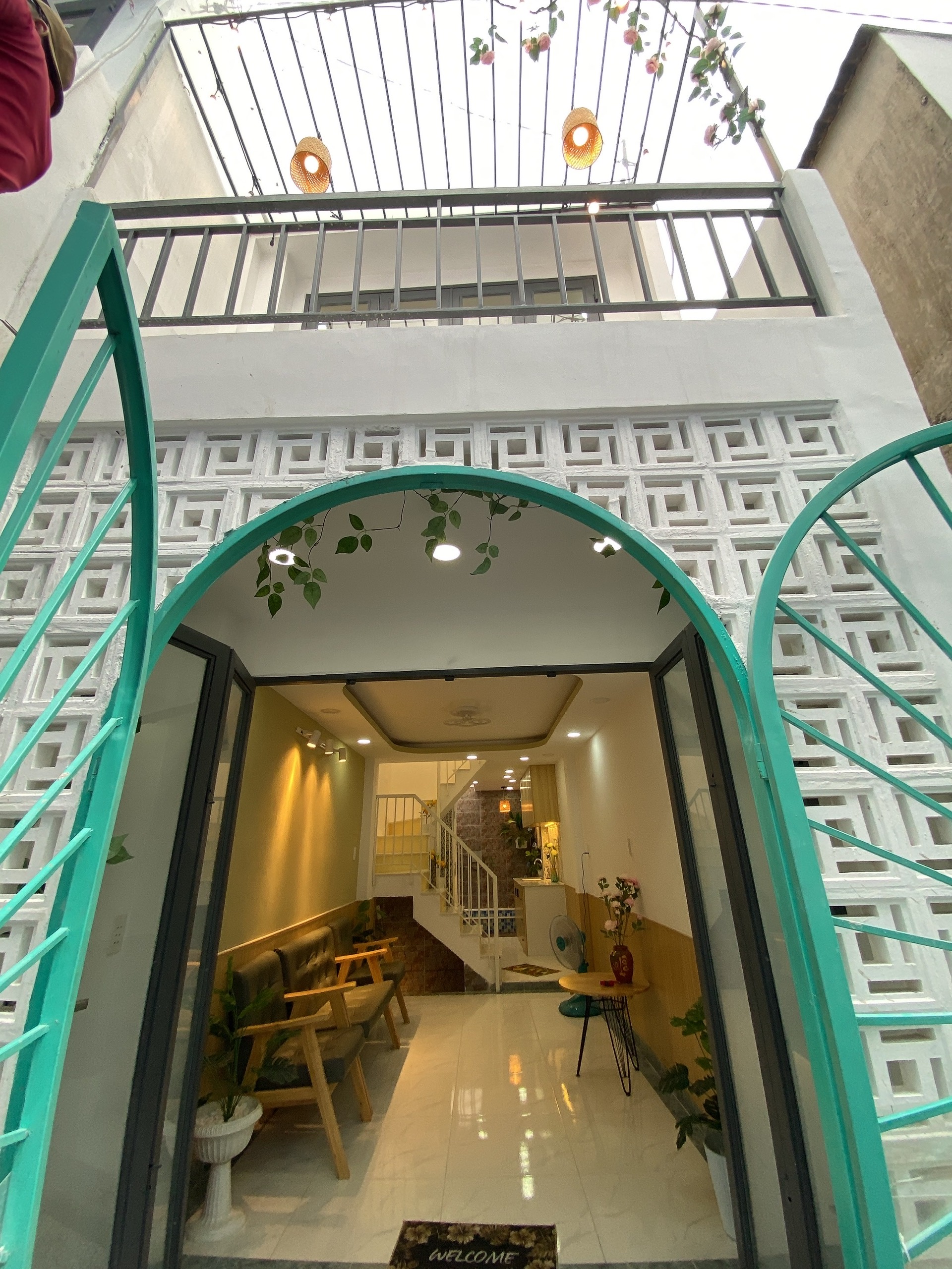 Nhà mới cực chill ,tặng nội thất , vào ở ngay - Giá chỉ 3 Tỷ .