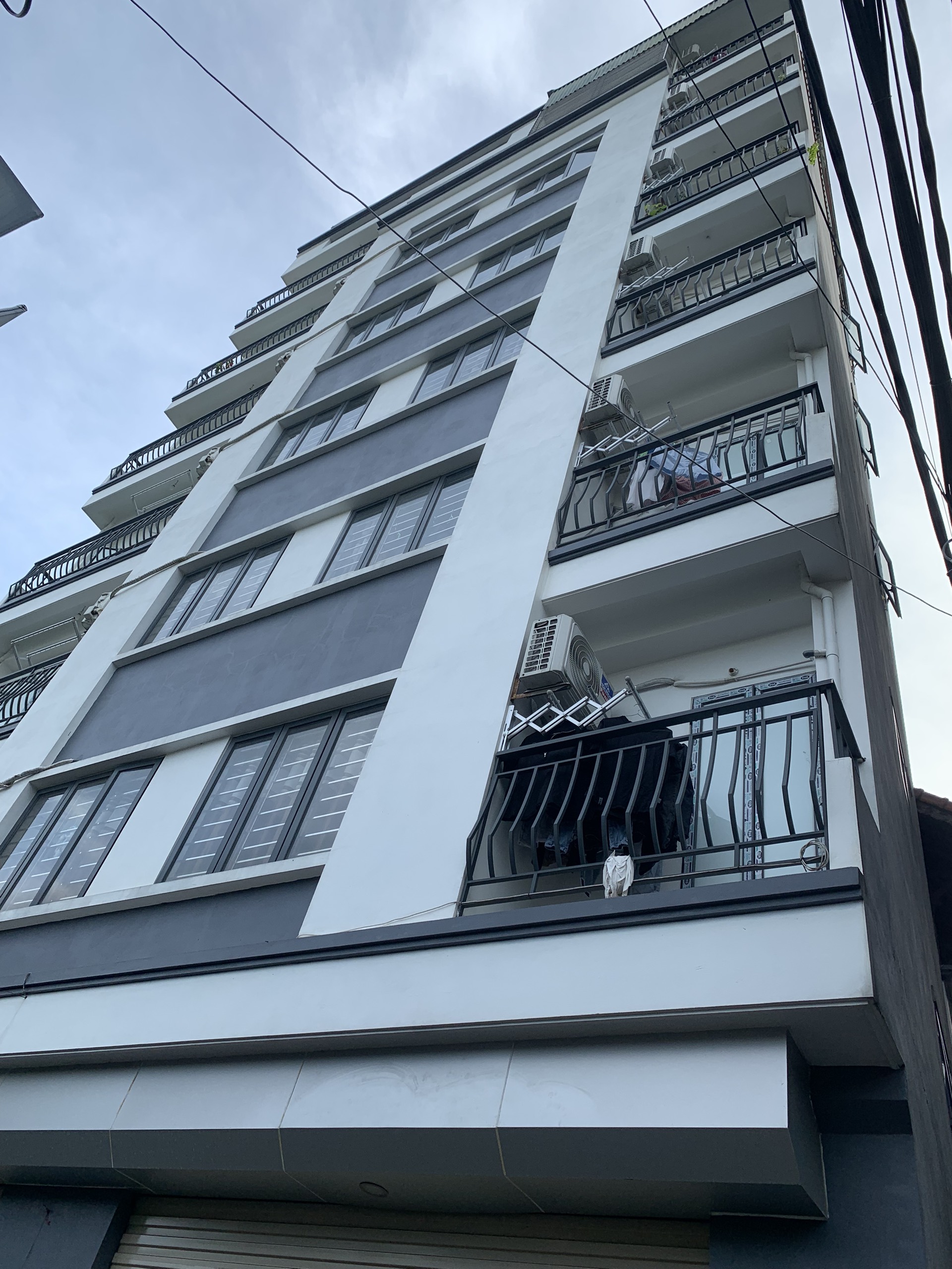 Bán CCMN ngõ 118 Vương Thừa Vũ 123m2 mặt tiền 6.8m 28 phòng doanh thu 120tr/tháng 22.5 tỷ