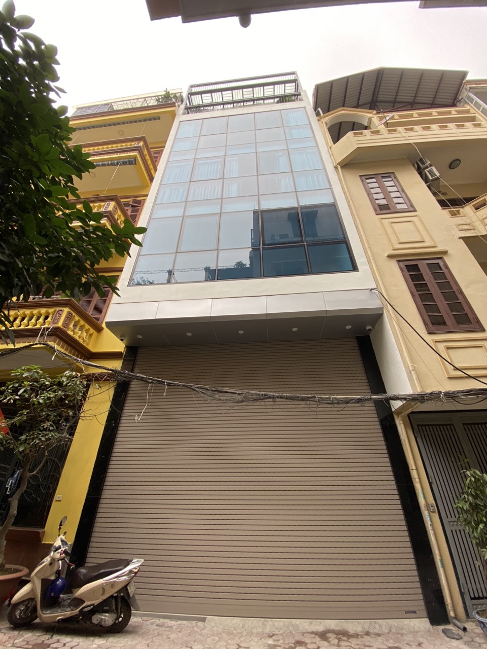 Cho thuê nhà Phạm Tuấn Tài, 70m2x3 tầng có gara ô tô