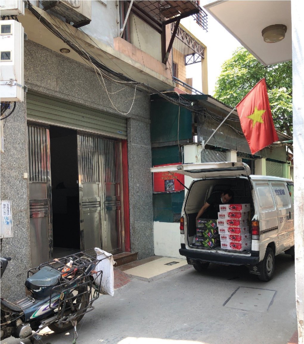 Cho thuê nhà Nguyễn Khang, 55m2x5 tầng, 6 phòng, ô tô tải đỗ cửa