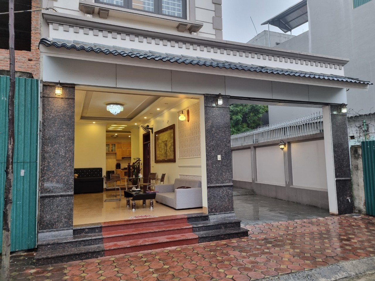 Cho thuê nhà Cổ Nhuế, BTL 120m2x5 tầng, 7 phòng, ô tô đỗ cửa