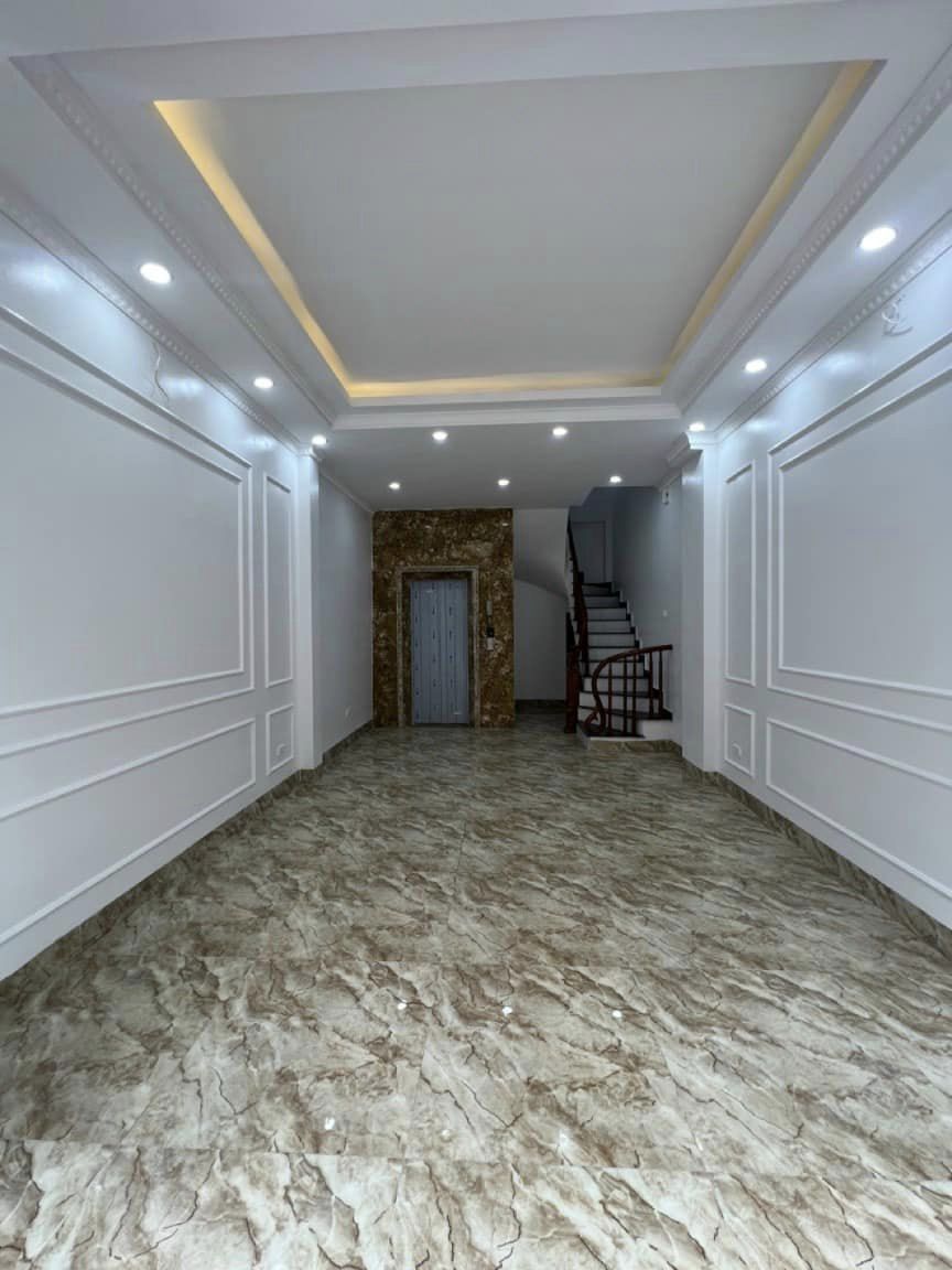 Nhà mới 6 Tầng, Thang máy_Vỉa hè, ô tô tránh_Hoàng Đạo Thành, Thanh Xuân_Giá 9 TỶ.