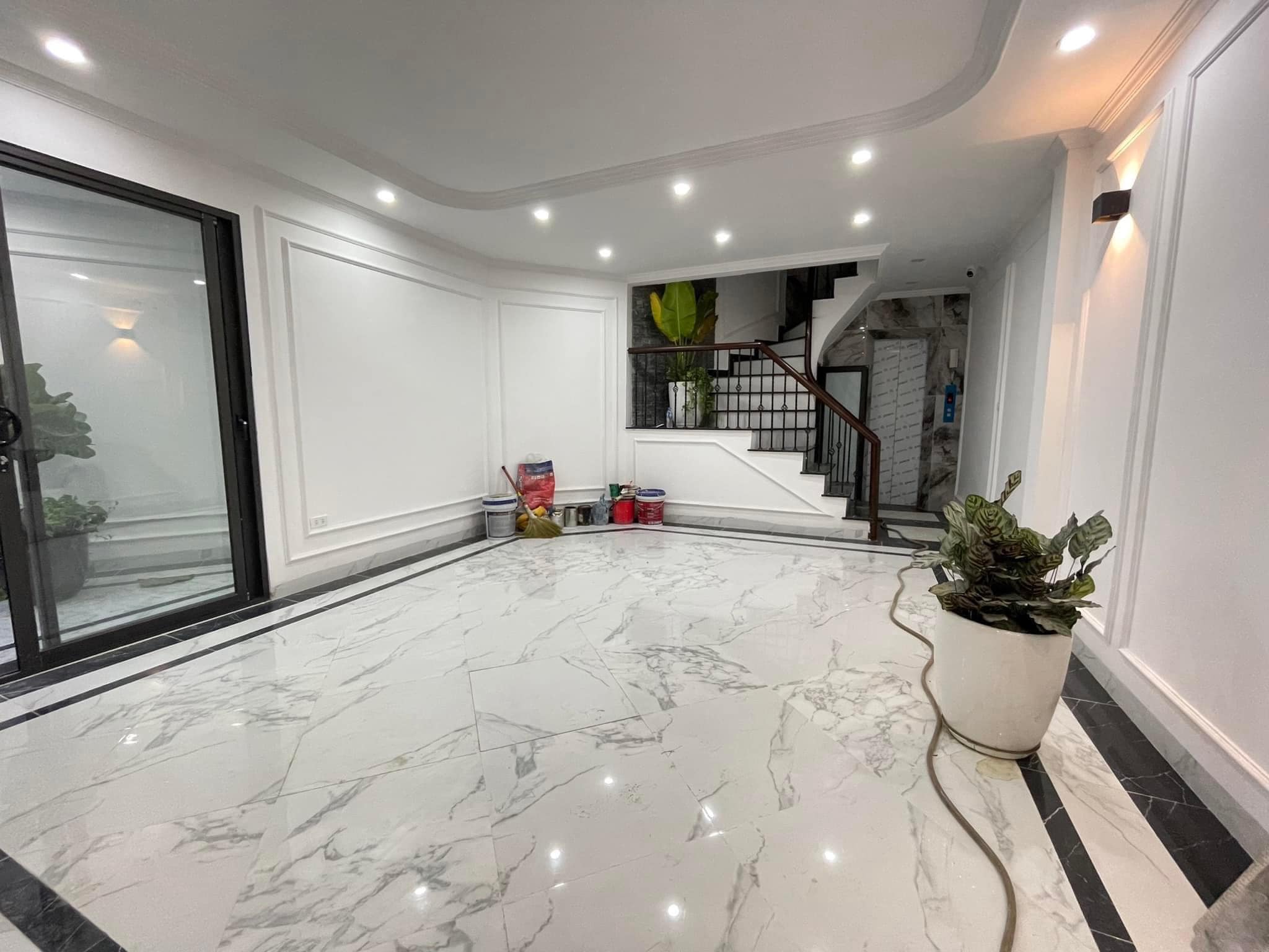 Thật! Bán nhà Hoàng Văn Thái, Thanh Xuân, gara oto, kinh doanh, gần phố, nhà mới ở luôn oto tránh