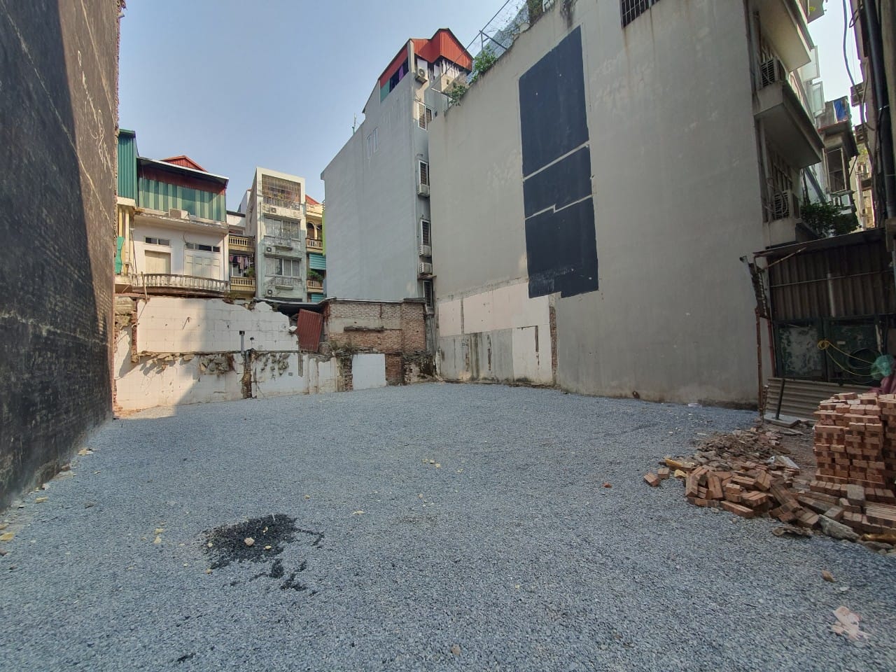 Siêu phẩm mặt phố Nguyễn Khánh Toàn, Cầu Giấy, 6 làn xe, Vỉa hè 6m, 200m2, mt 12m, 270tr/m2.