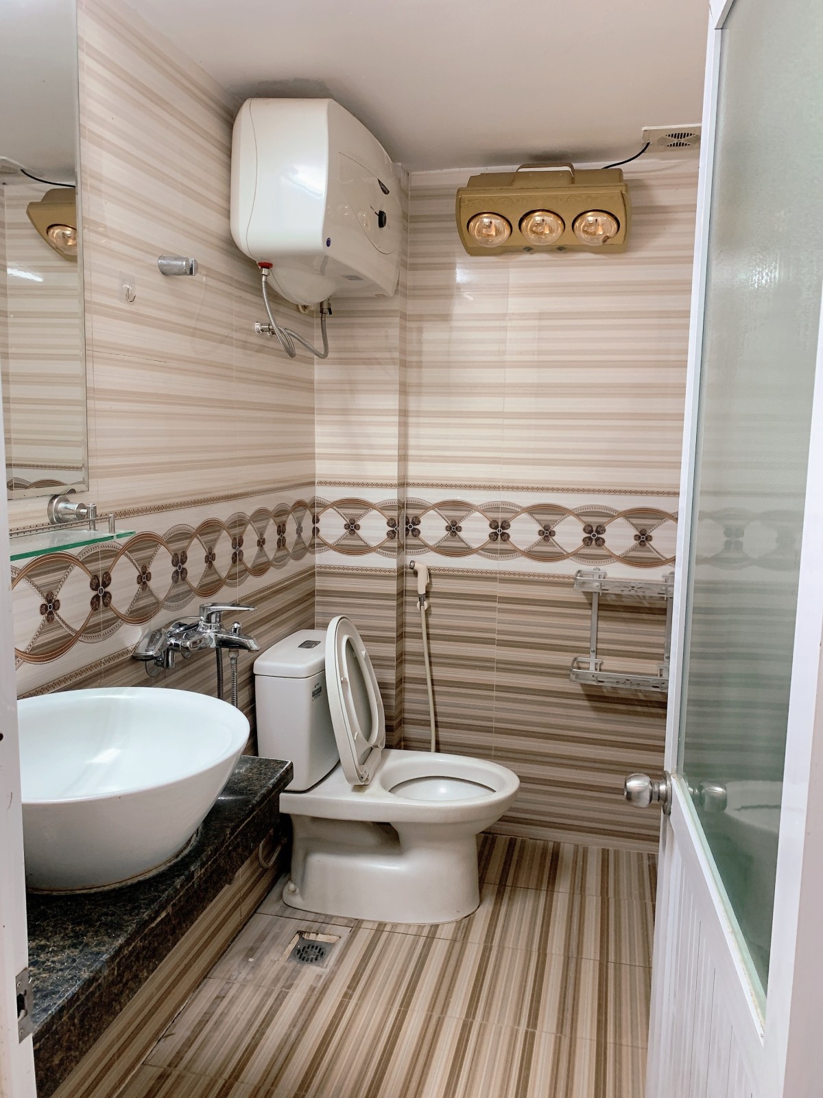 Bán nhà riêng Nguyễn Đức Cảnh, Ô TÔ, DT 29m2 *4T, MT 4m, giá chào 2 tỷ 7