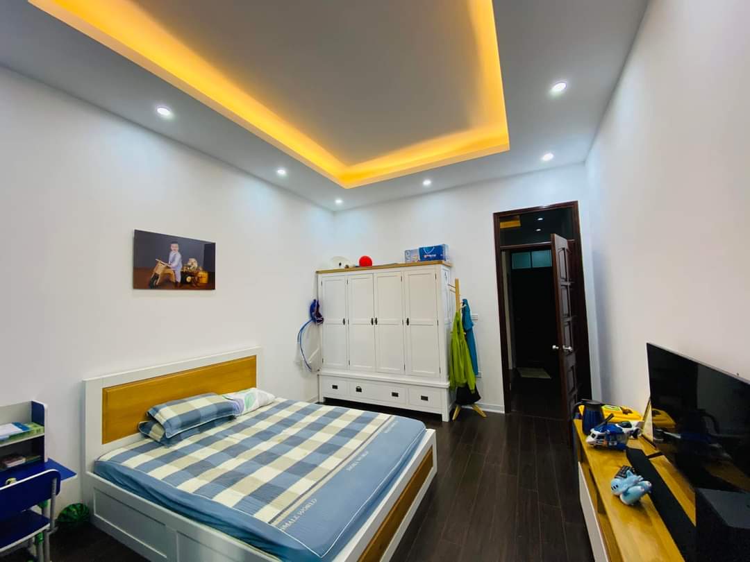 BÁN NHÀ ĐƯỜNG HOÀNG MAI, 34M2, 4 TẦNG, MT 3,6M, GIÁ 2,98 TỶ.