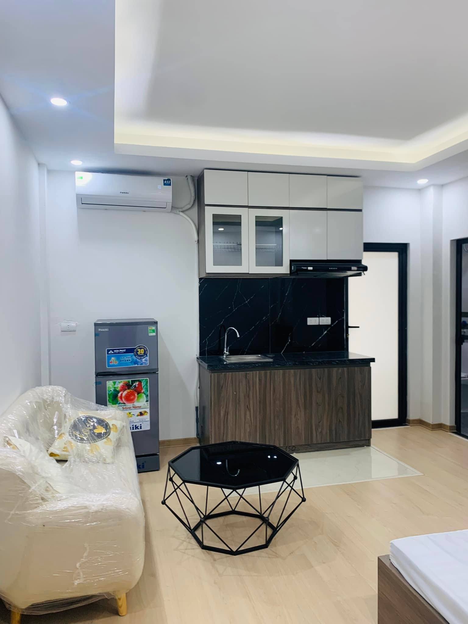 CCMN CỰC ĐẸP HAI BÀ TRƯNG 6T 50M2 10PKK CÁCH PHỐ 30M DT 600TR/NĂM GIÁ 6 TỶ