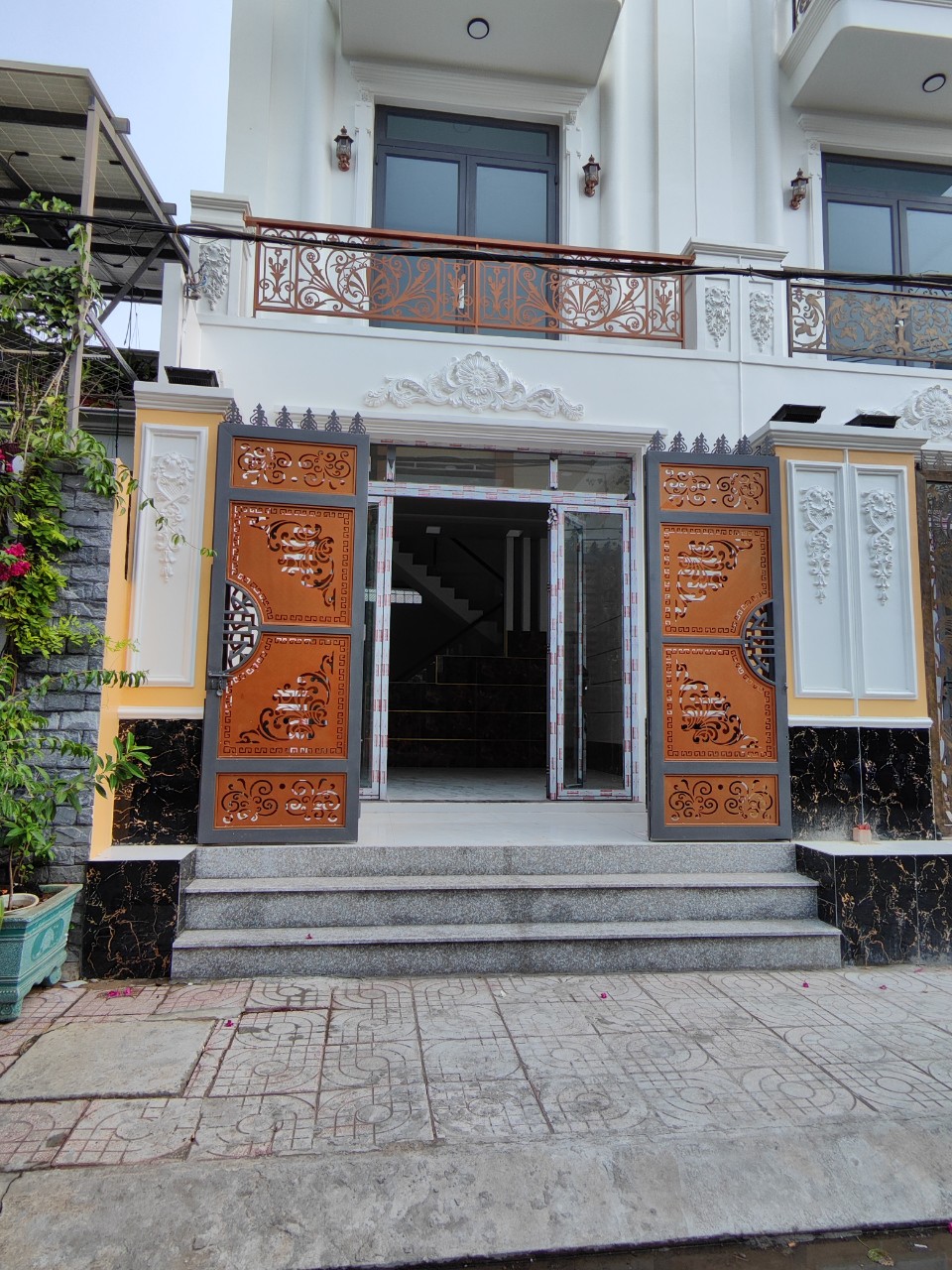 Nhà mặt tiền kinh doanh đường 14m, mai hắc đế q8