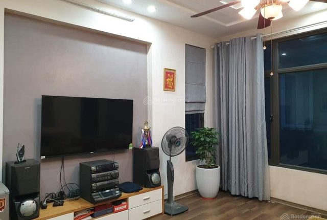 Gấp, chính chủ cần bán nhà 40m2 ngõ 432 Đội Cấn Ba Đình, mặt tiền rộng