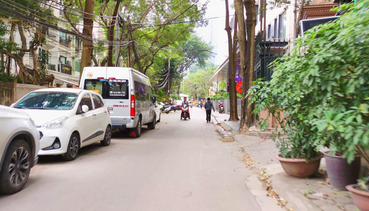 Bán nhà phố Đội Cấn, Ba Đình, Ngõ thông, 2 mặt thoáng, 70m2 - 7,5 tỷ