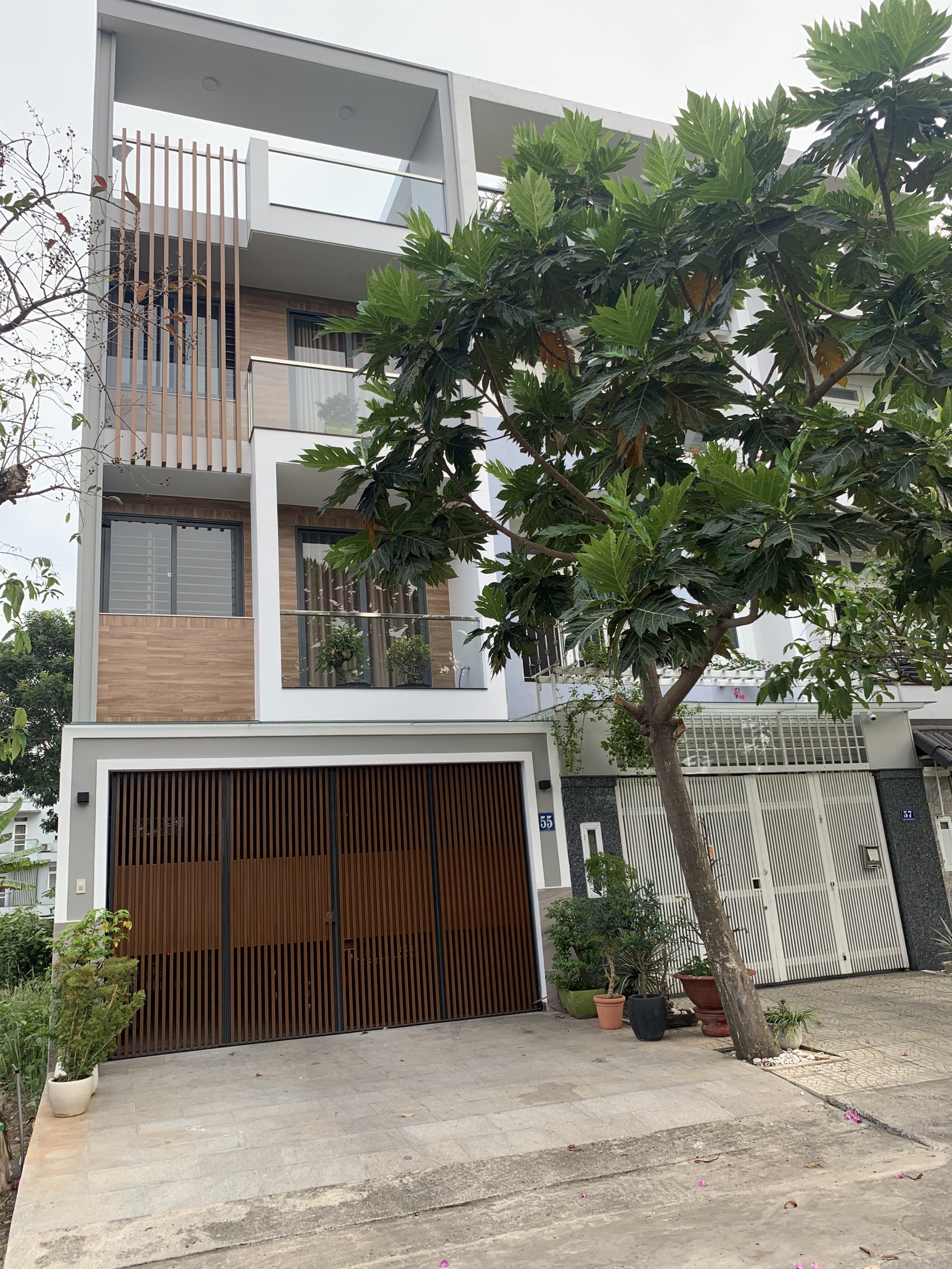 KHU DÂN CƯ SADECO - 5x20M - 4 TẦNG - SÂN VƯỜN NGHĨ DƯỠNG TRƯỚC NHÀ - CHỐT 11 TỶ