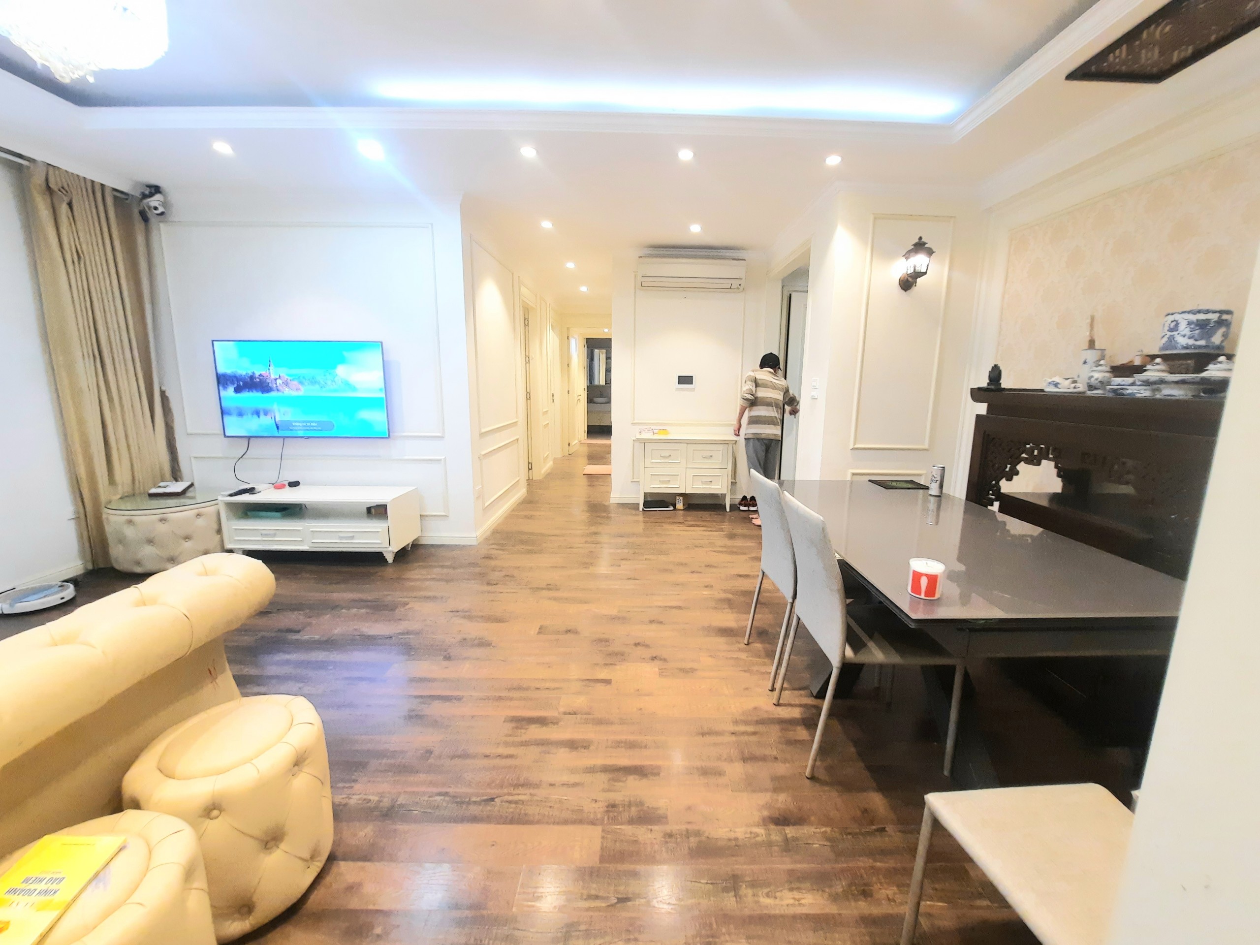 Chính chủ cần bán chung cư Madarin Garden 2, 99 Tân Mai, gần Hồ Đền Lừ, nhỉnh 4 tỷ