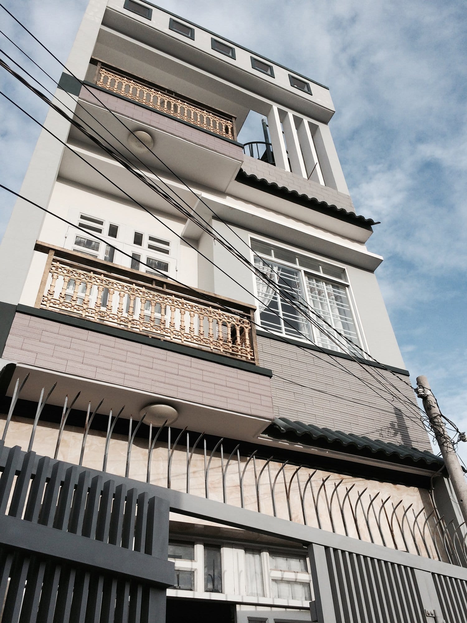 [QUẬN 7] HẺM XE TẢI - TL MẶT TIỀN 30 MÉT - 3 TẦNG - 4.6x13M - 4PN - KHU HIỆN HỮU - NHỈNH 5 TỶ