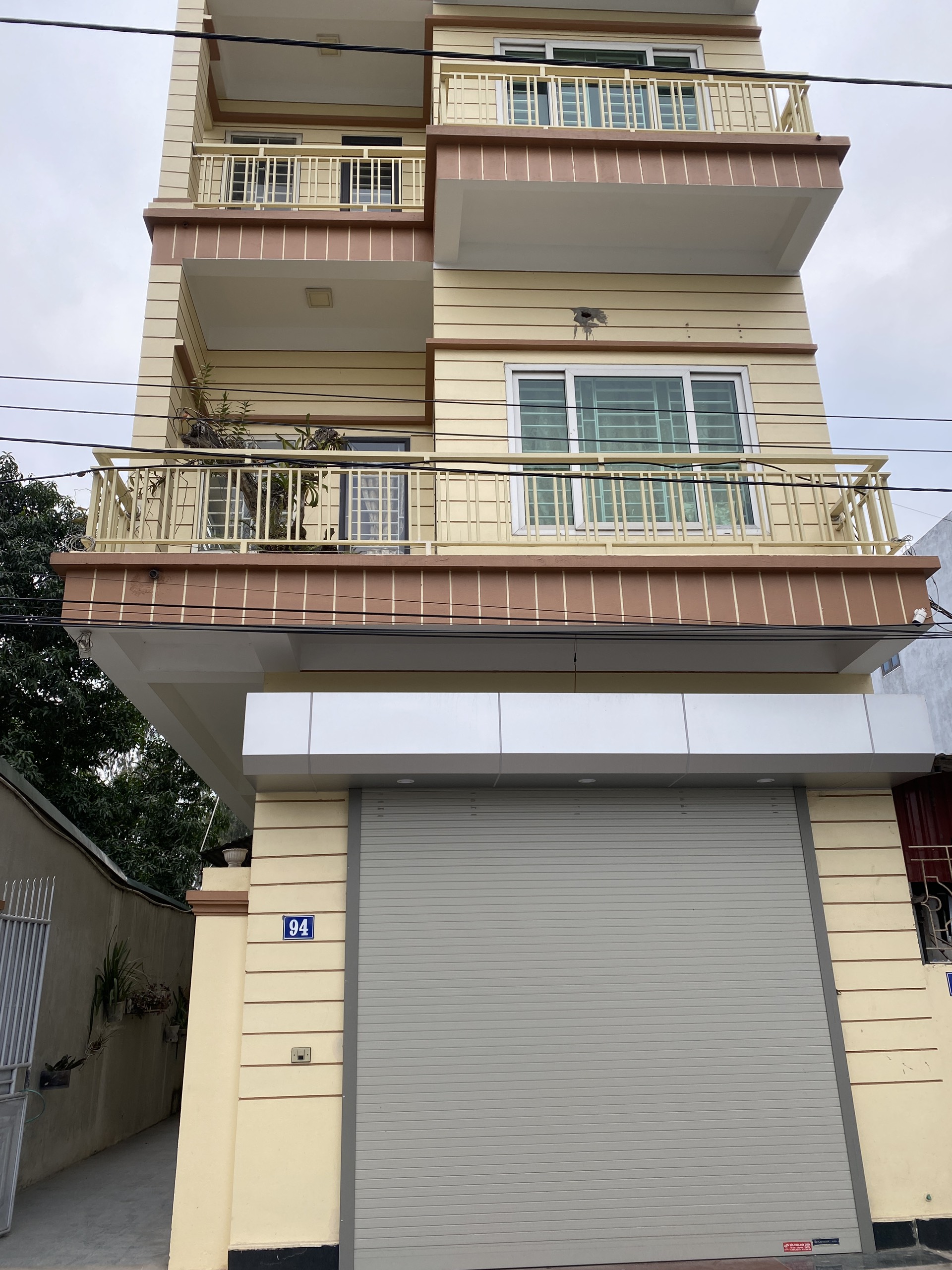 Cho Thuê Nhà Nguyên Căn Mới Xây 3 Tầng +Nhà Cấp 4 Nội Thất Cơ Bản Mặt Tiền Xã Yên Viên