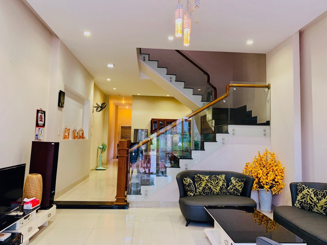 Nhà cho thuê 3 phòng ngủ khu vực Tân Trà Đà Nẵng