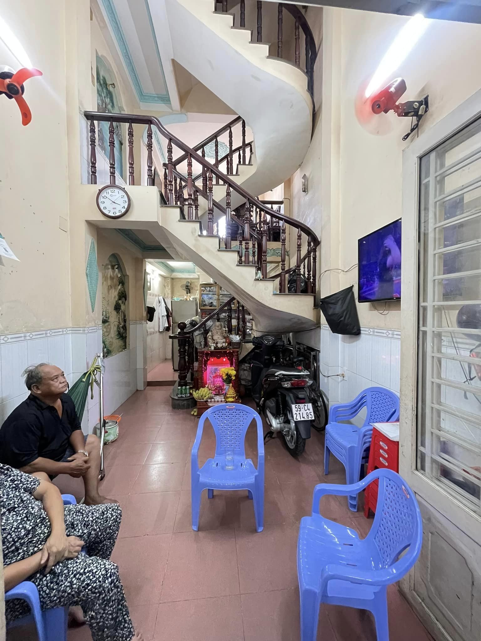 [QUẬN 7] CHỈ NHỈNH 3 TỶ - NHÀ 5 TẦNG - 5 PN - SÁT VÁCH QUẬN 4 - HÀNG HIẾM