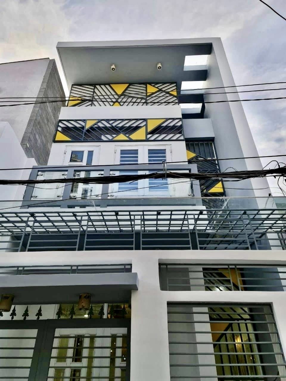 Bán nhà 2 tầng Tân Phú, hẻm xe hơi, 68m2, chỉ 6.2 tỷ